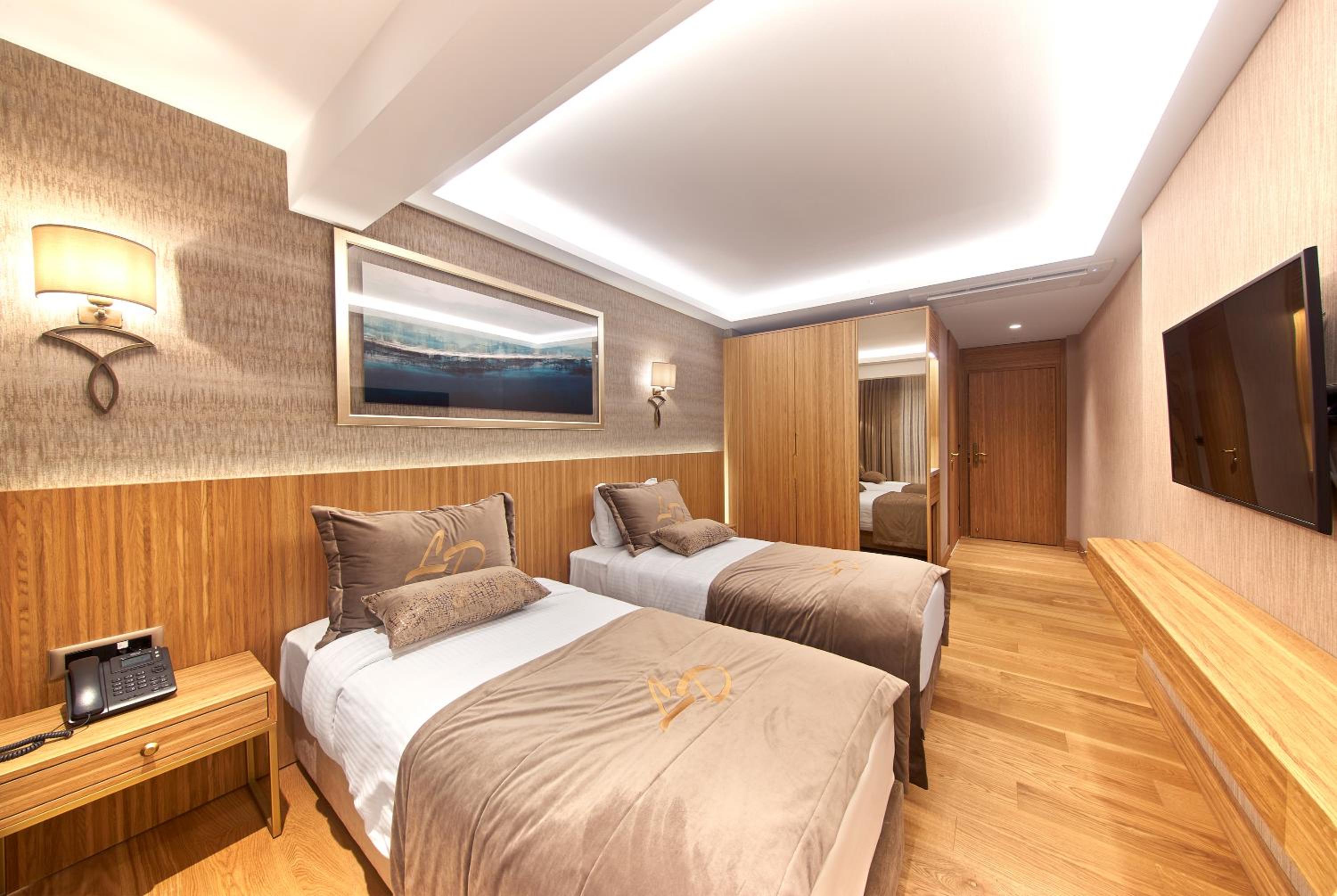 Lady Diana Hotel - Image 12