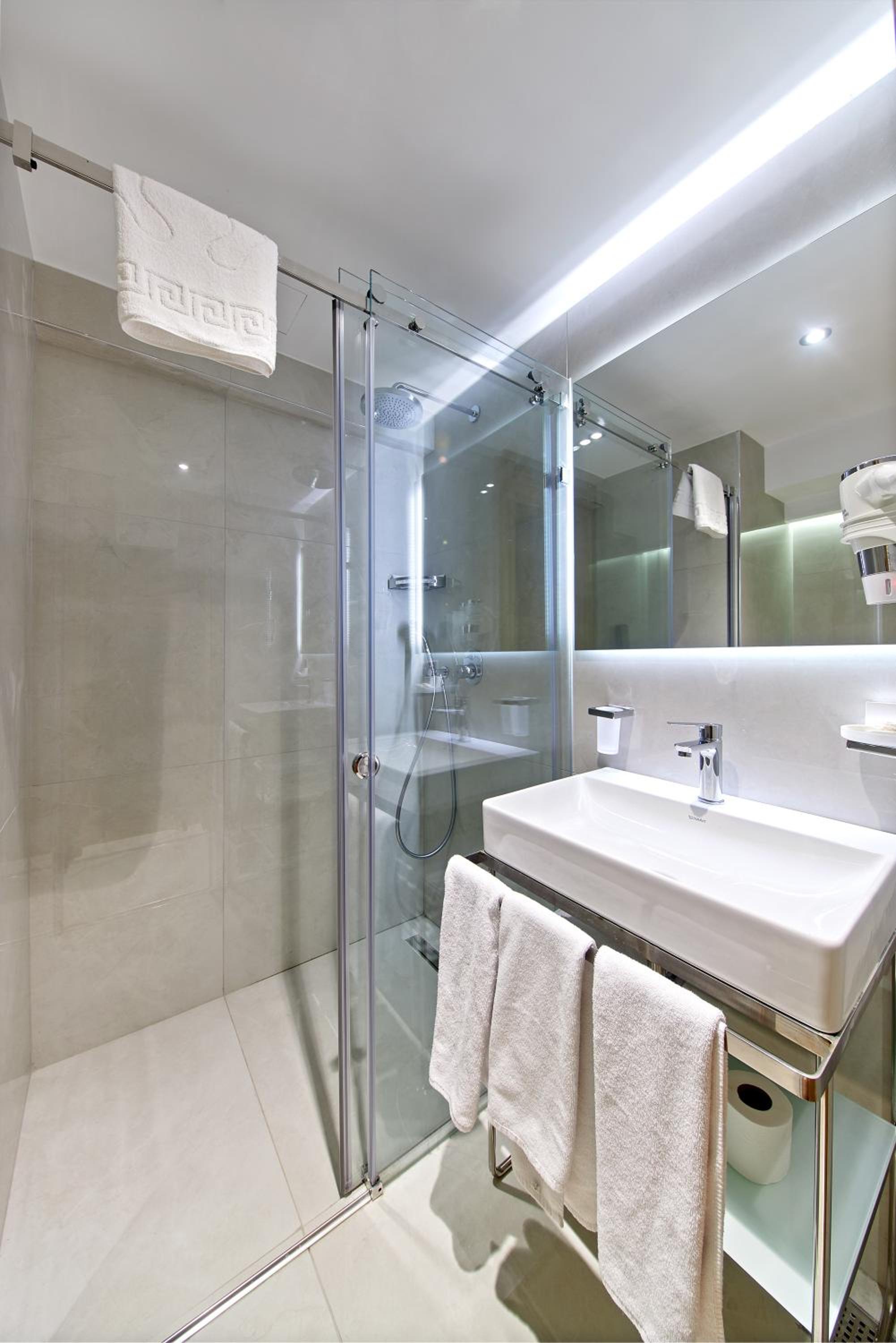 Lady Diana Hotel - Image 41