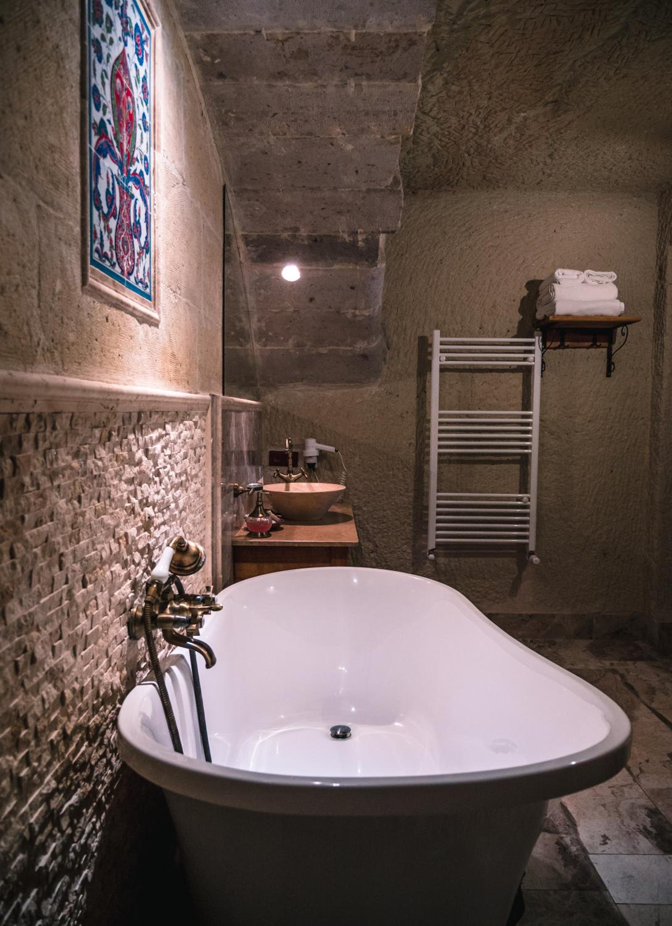Seki Cave Suites - Image 112