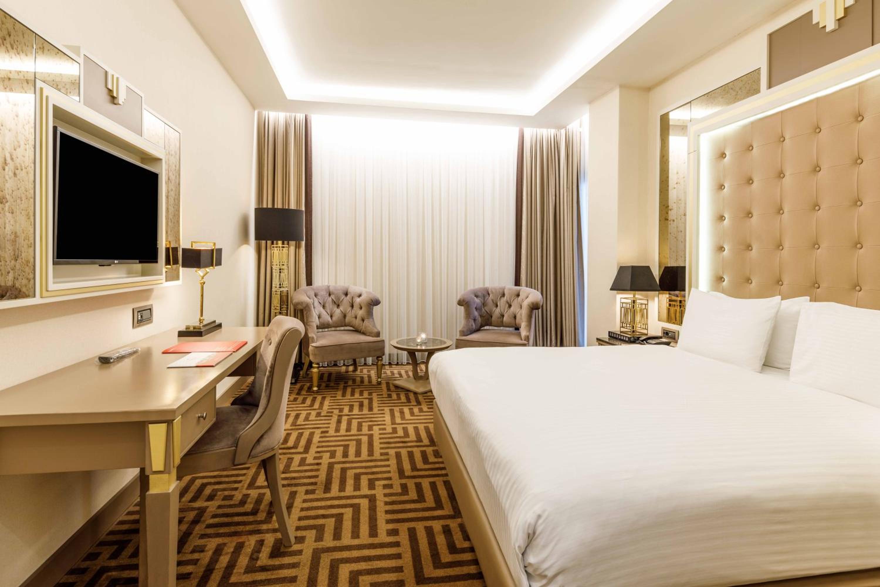 Ramada by Wyndham İstanbul Golden Horn - Image 48