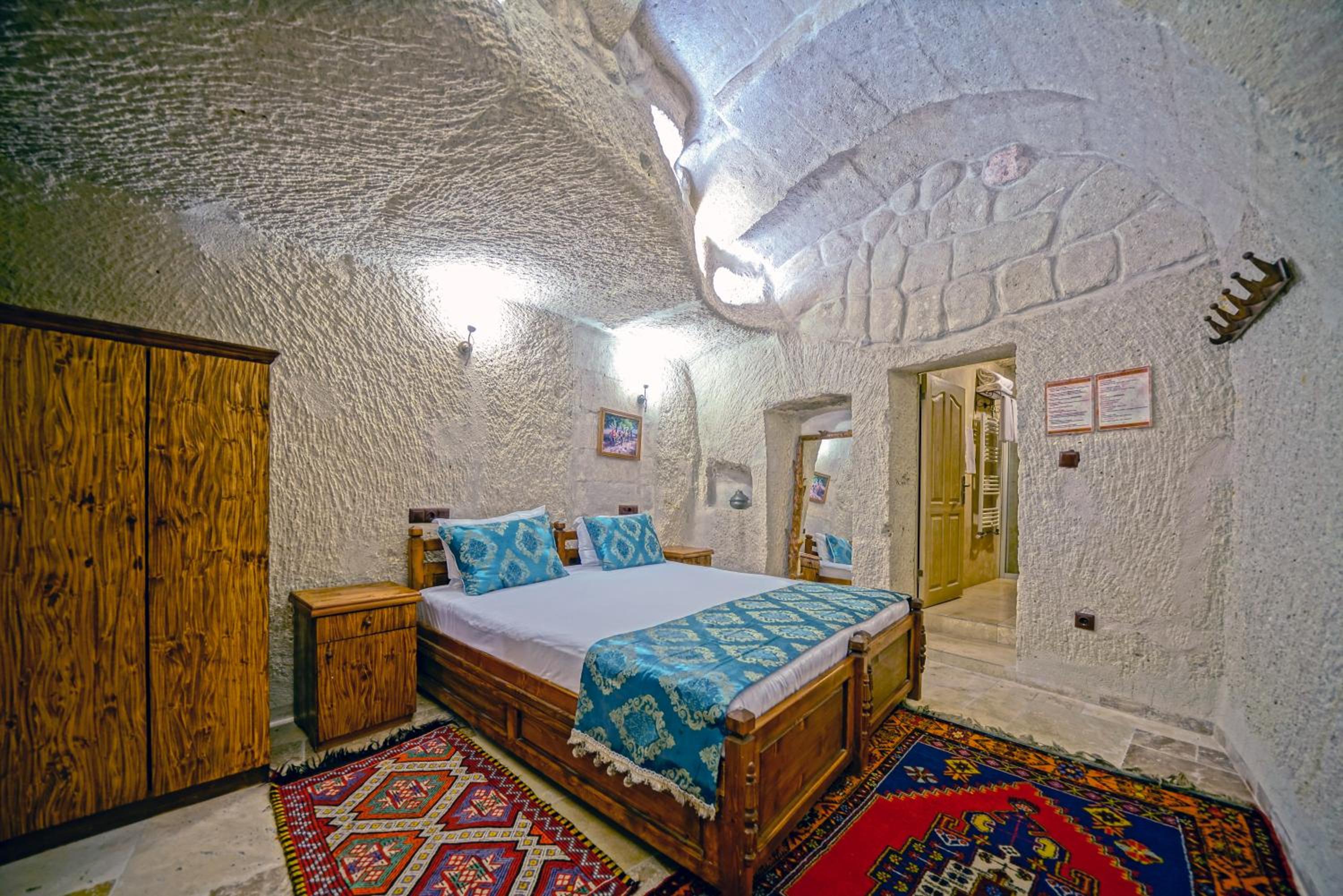 Elysee Cave House - Image 15