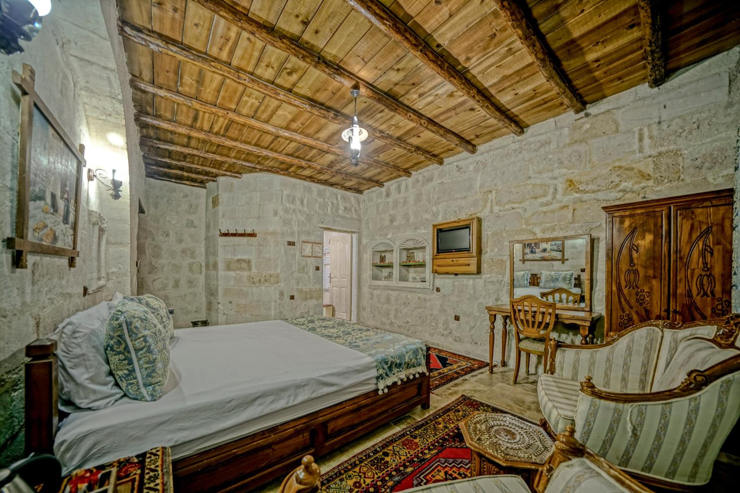 Elysee Cave House - Image 128