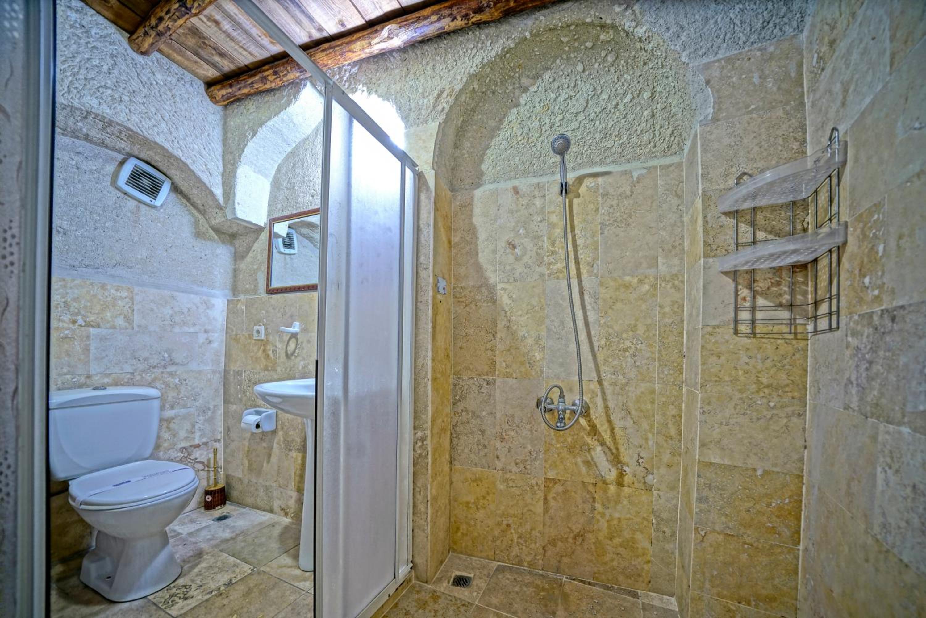 Elysee Cave House - Image 47