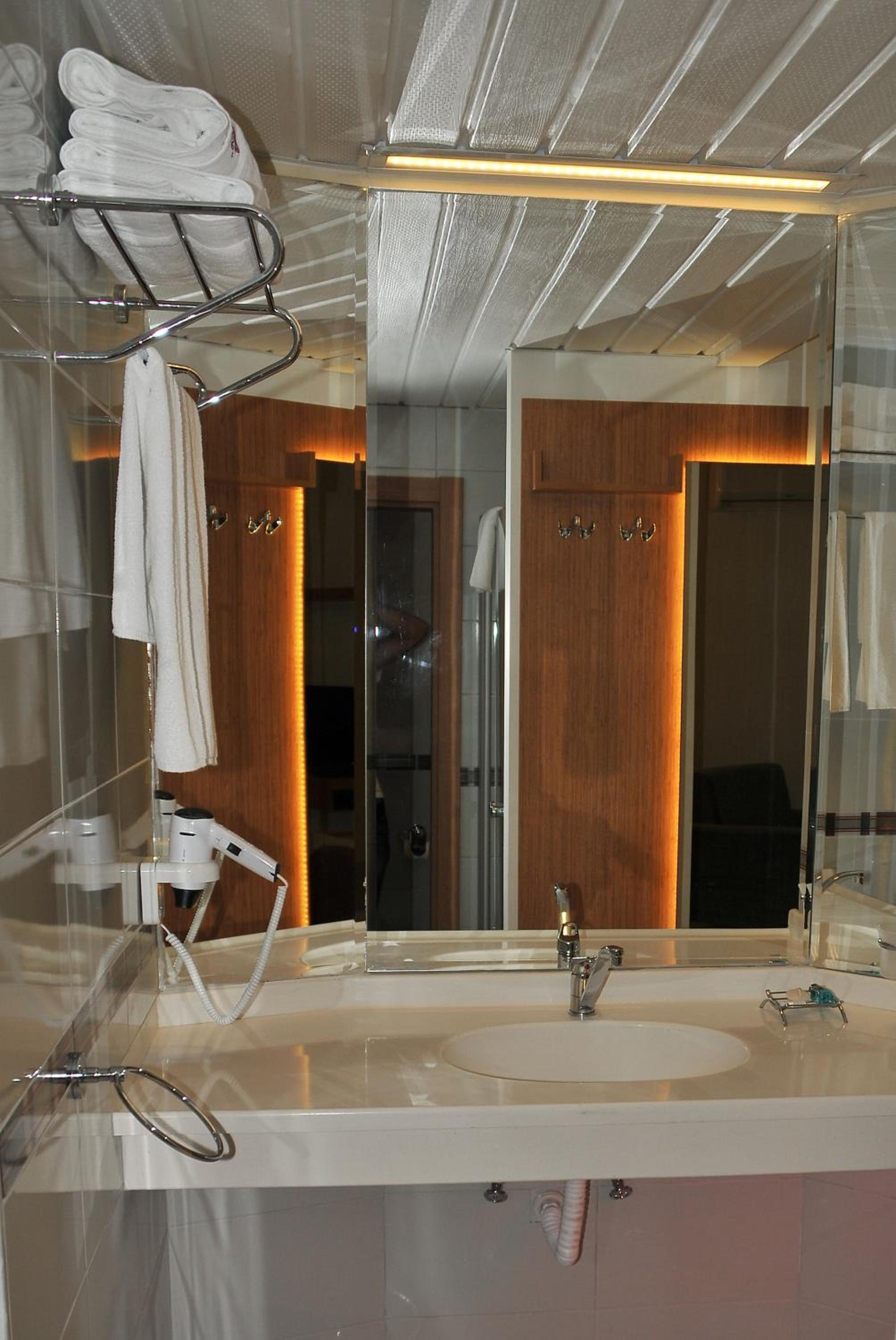 Sunpark Garden Hotel - Image 28