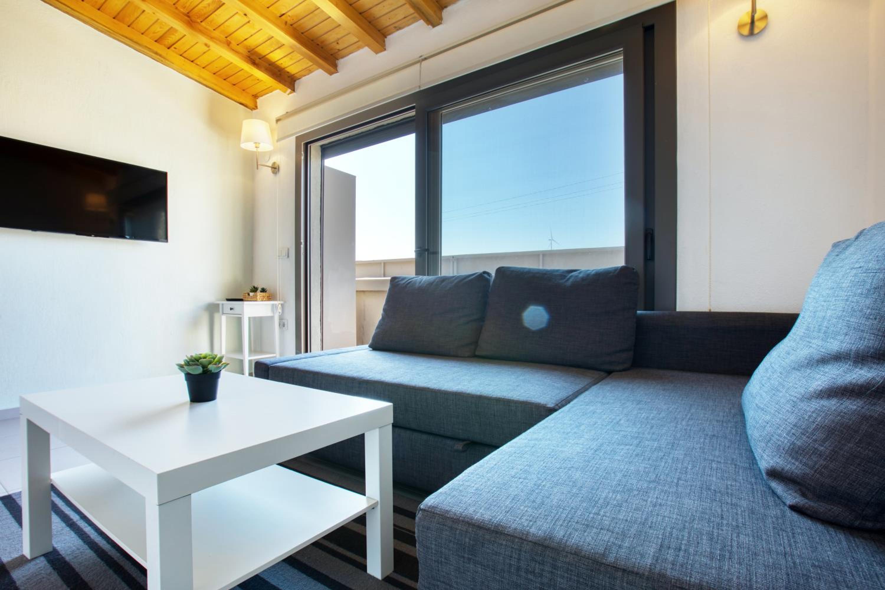 AEGEAN Apartments - Marina & Chios Island View - Image 34