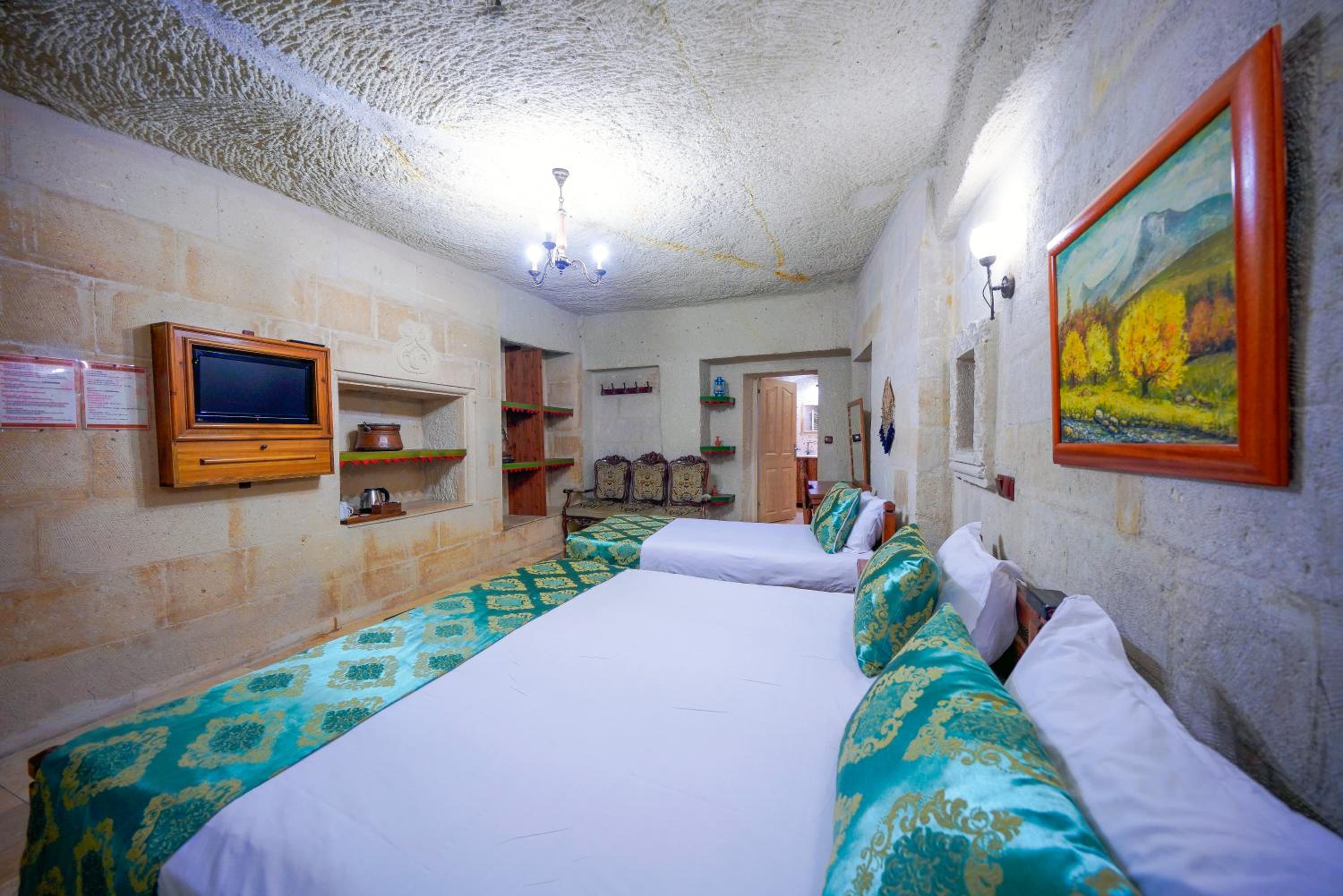 Elysee Cave House - Image 147