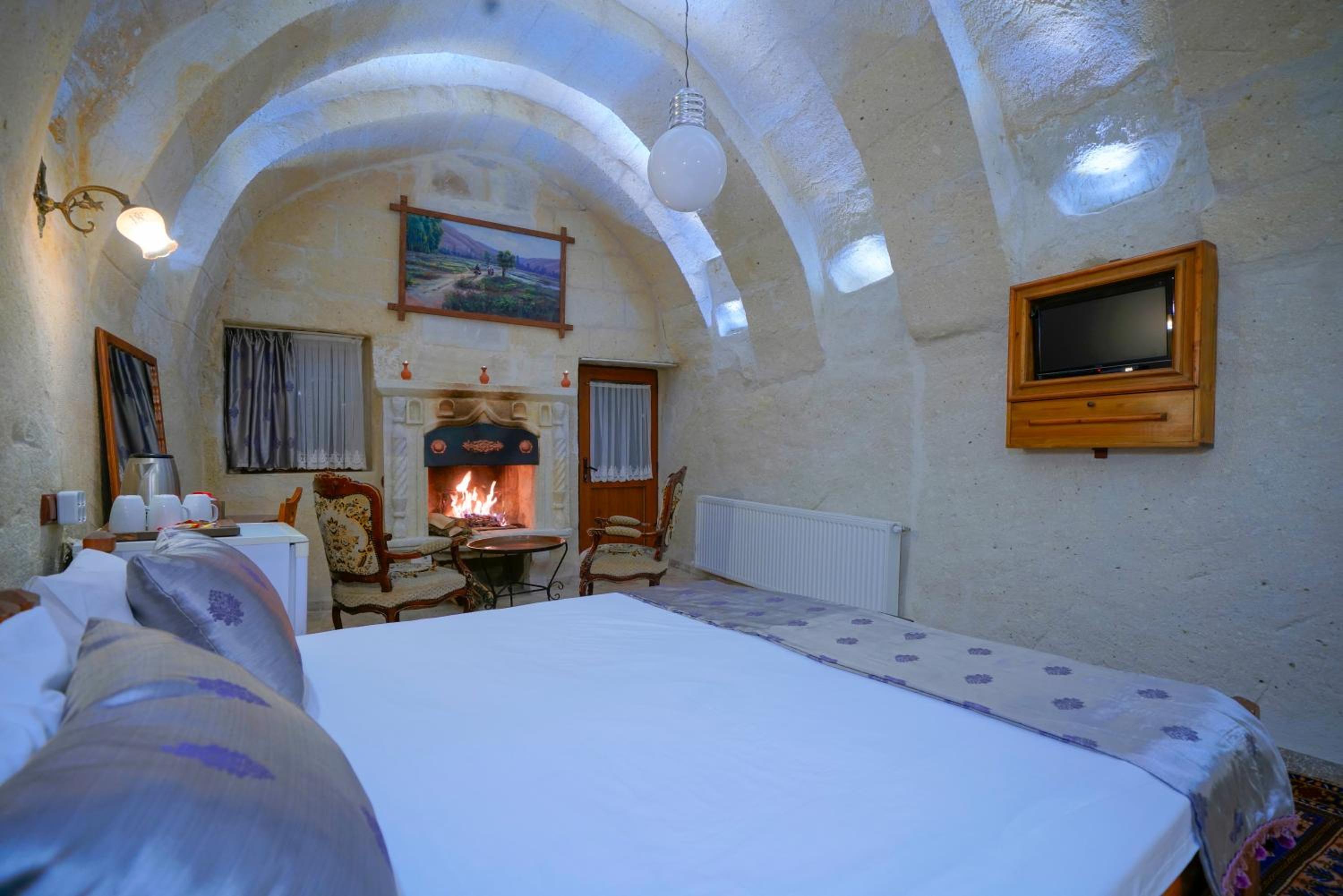 Elysee Cave House - Image 174