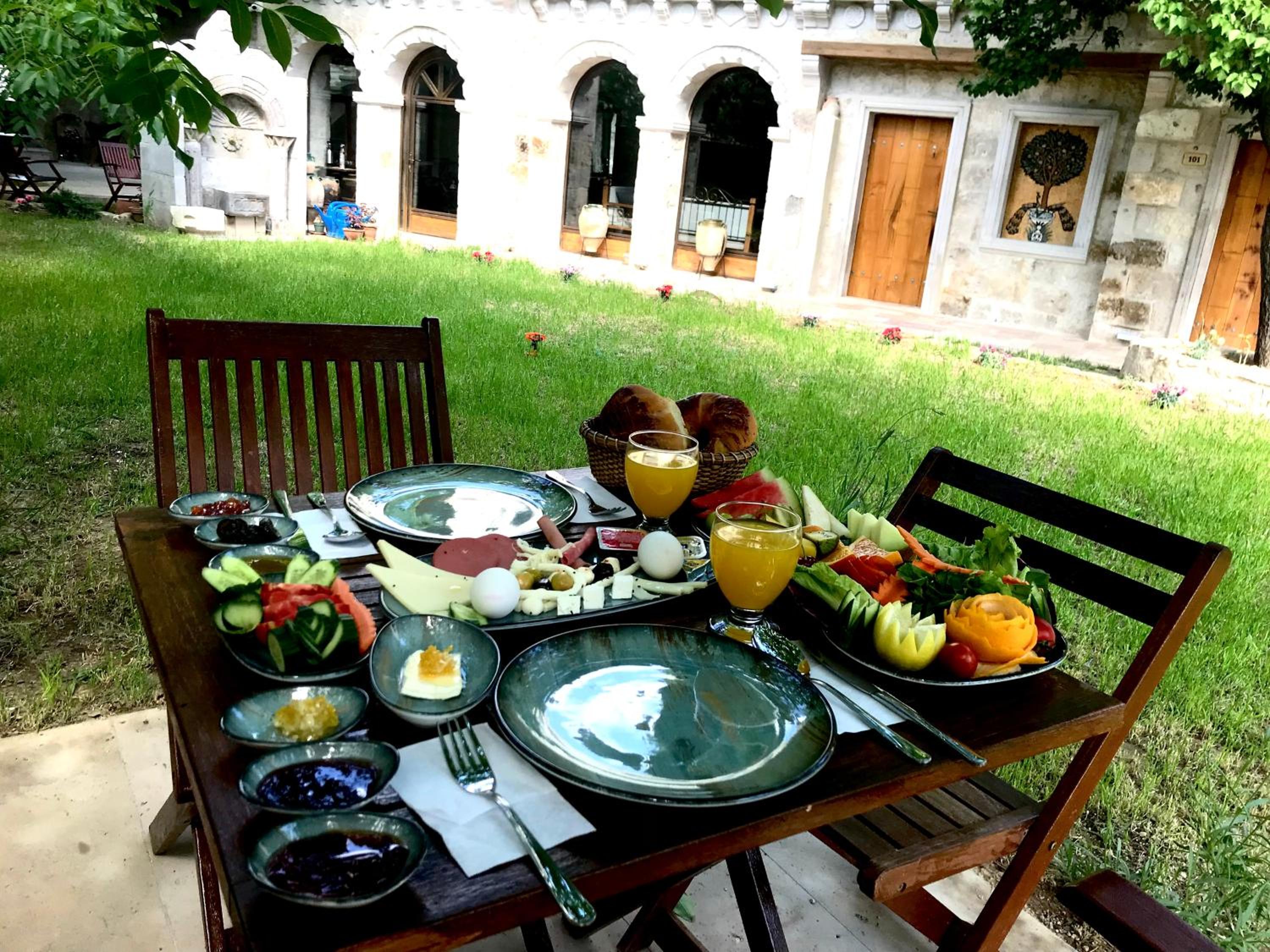Sarnich Cave Suites - Image 42