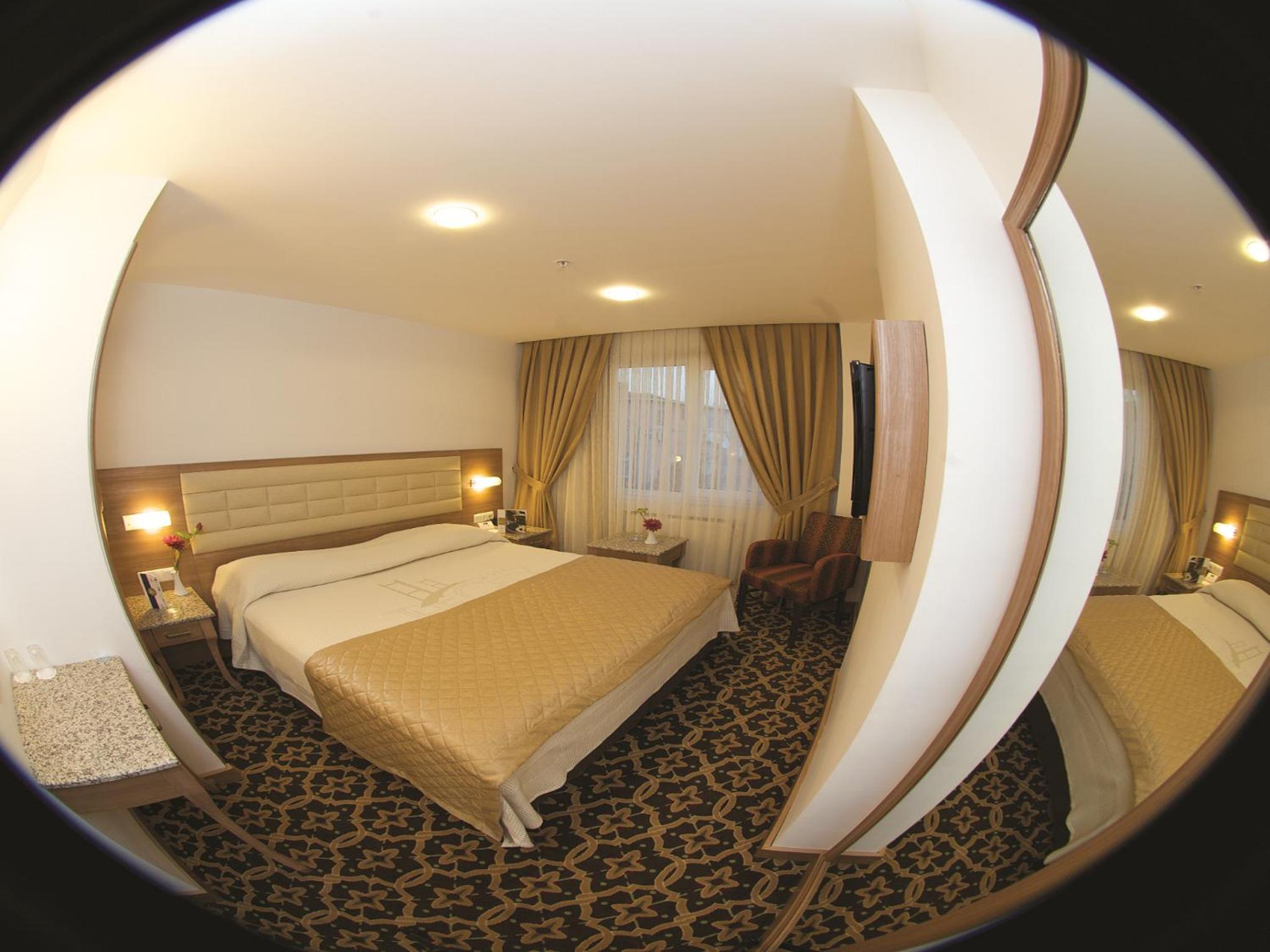 The City Hotel - Image 14