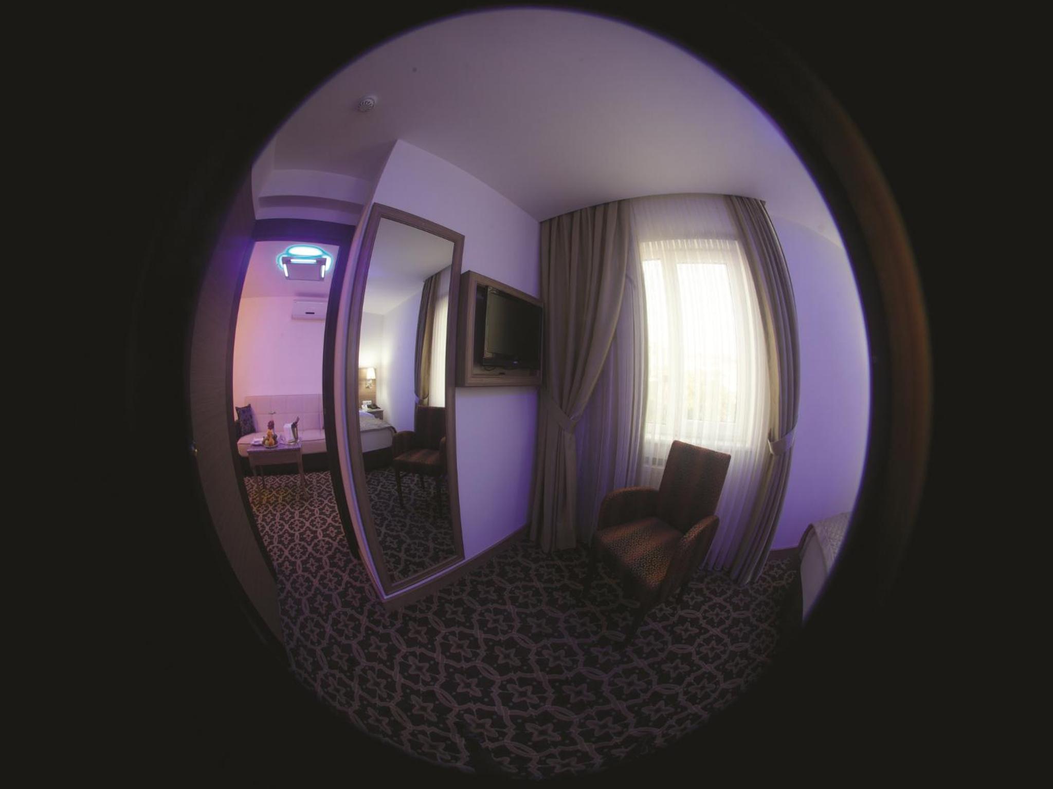 The City Hotel - Image 15