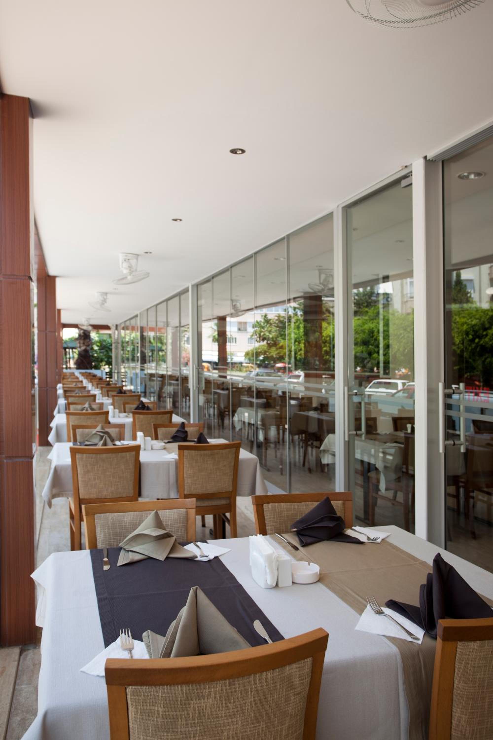 Riviera Hotel & Spa - Image 32