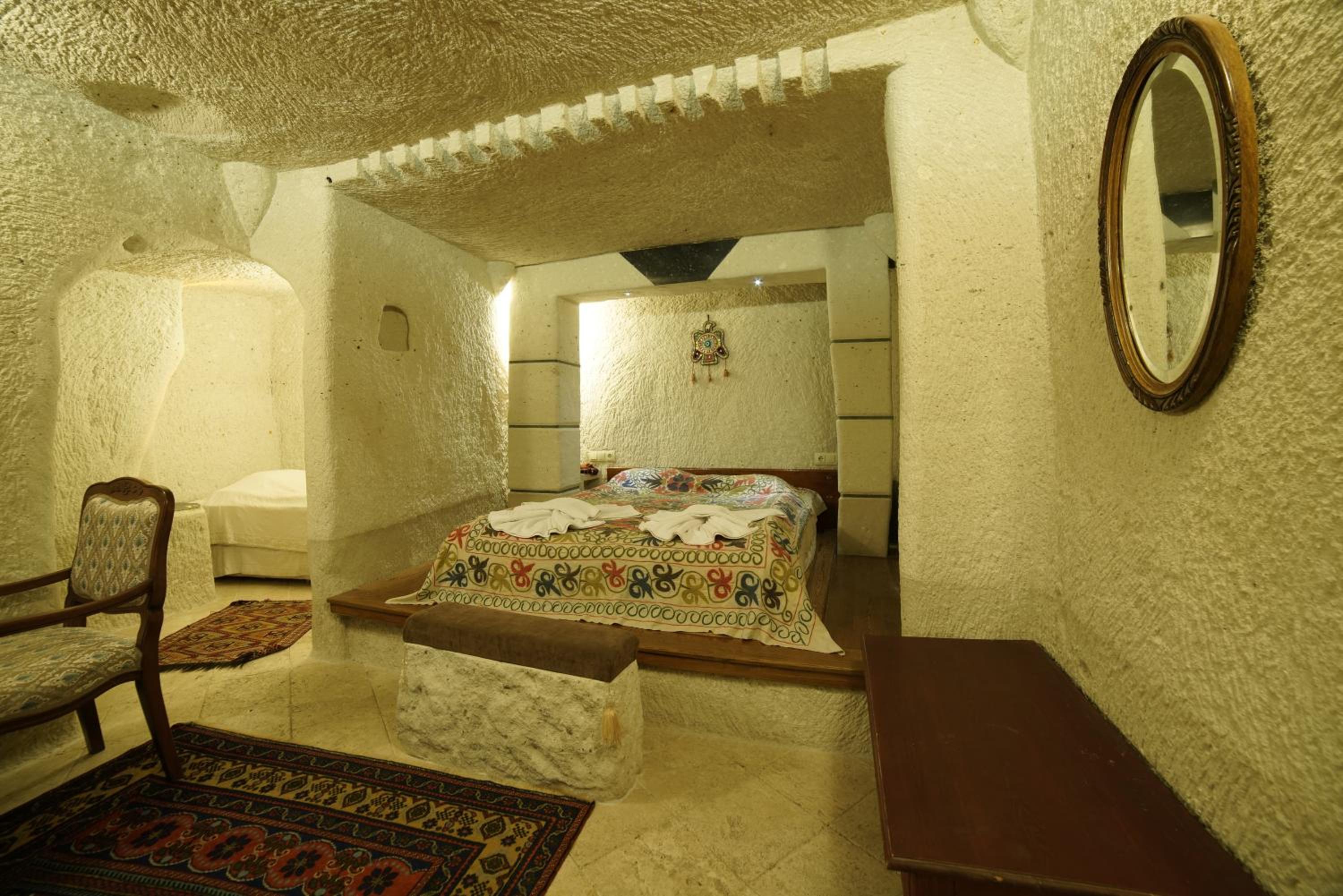 Local Cave House Hotel - Image 33