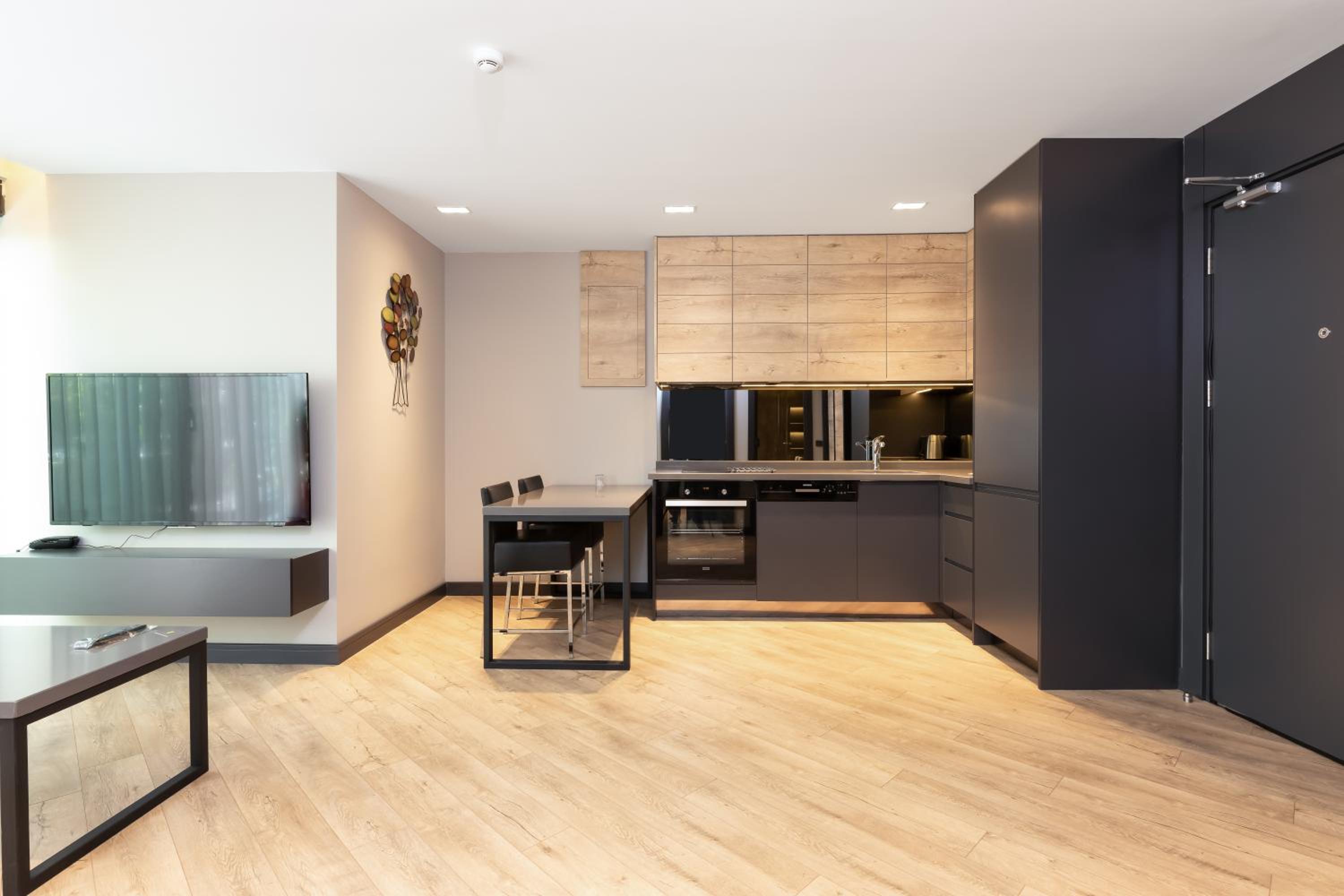 Z-Suites - Image 69