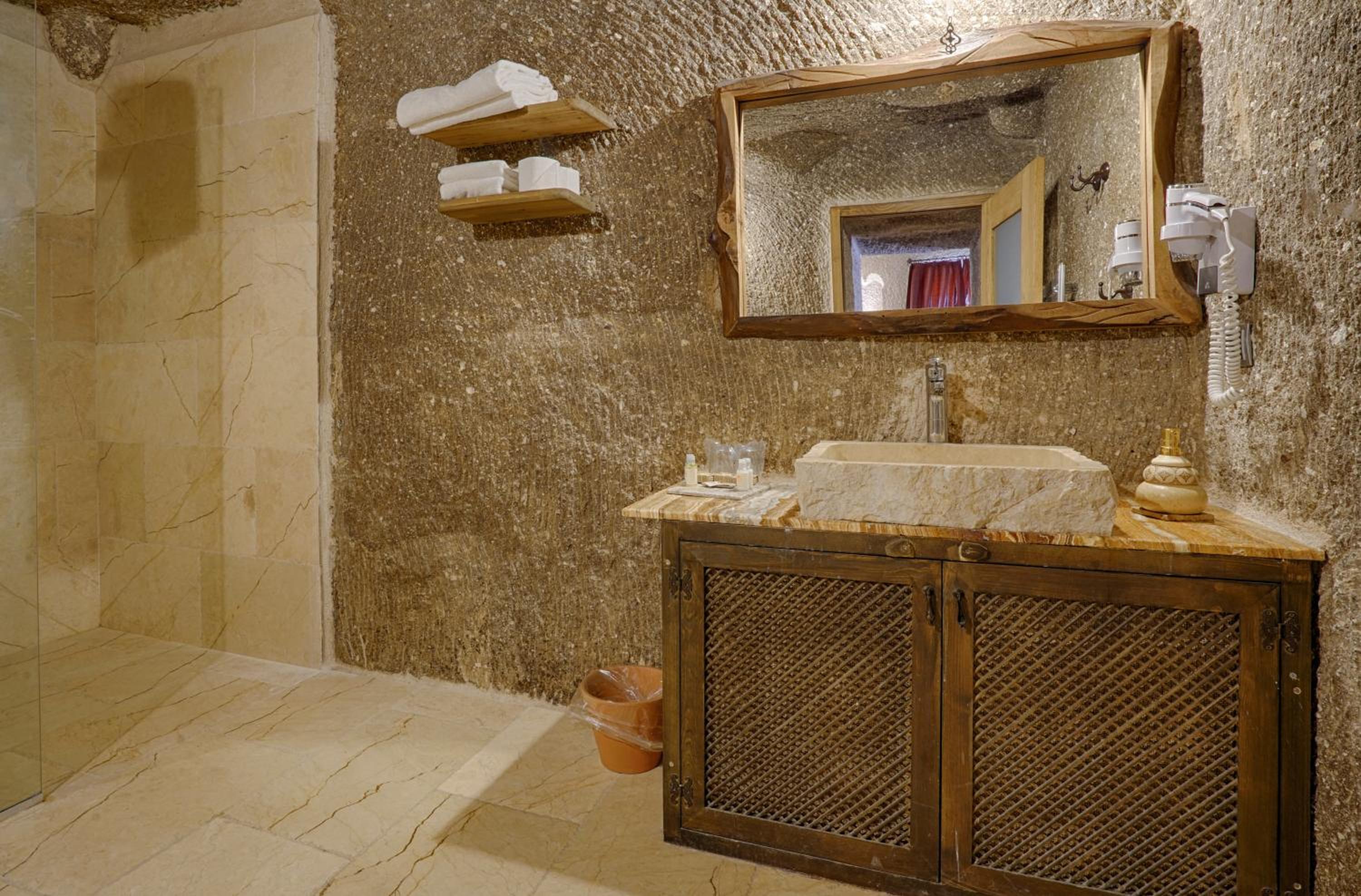 Hera Cave Suites - Image 137
