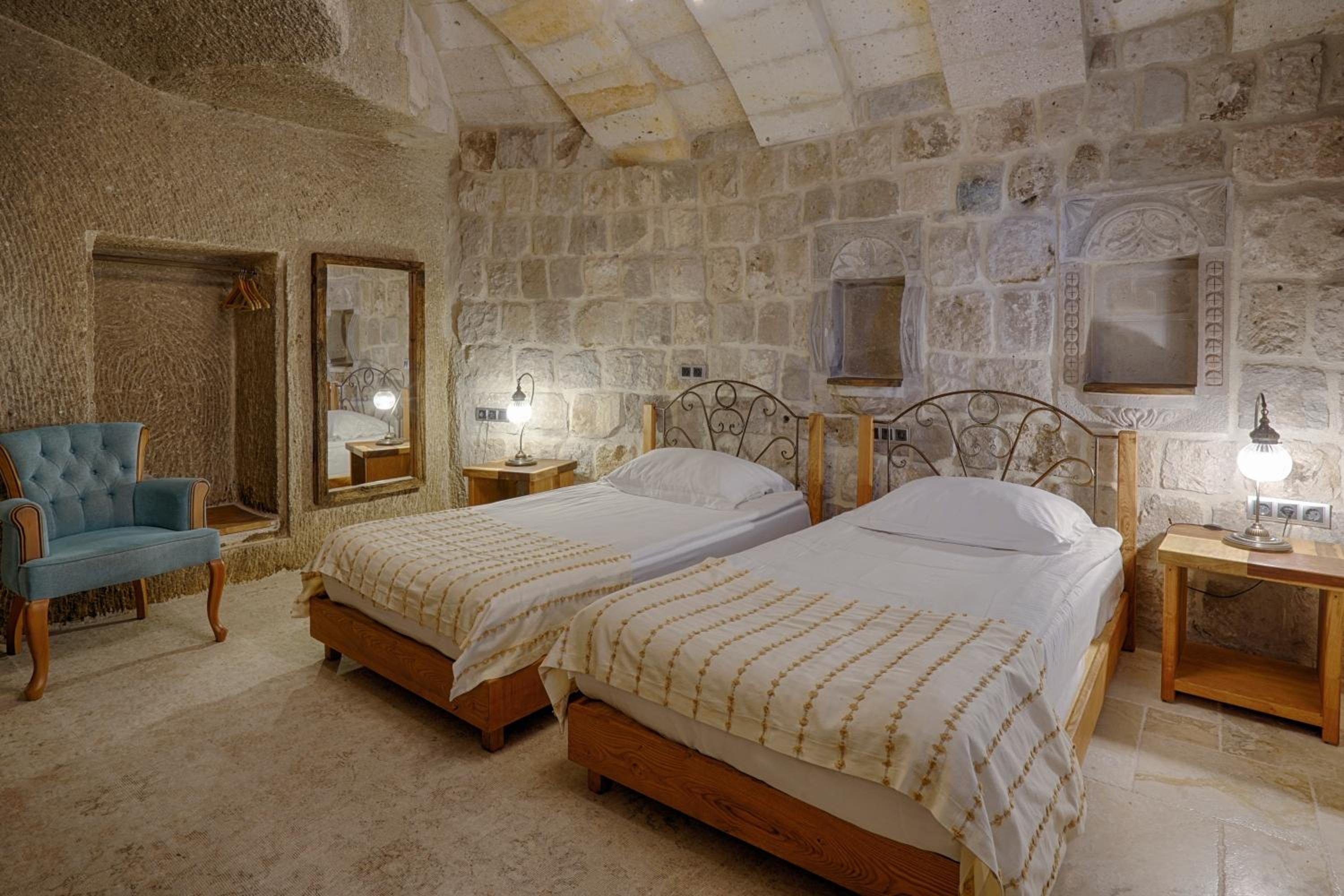 Hera Cave Suites - Image 140