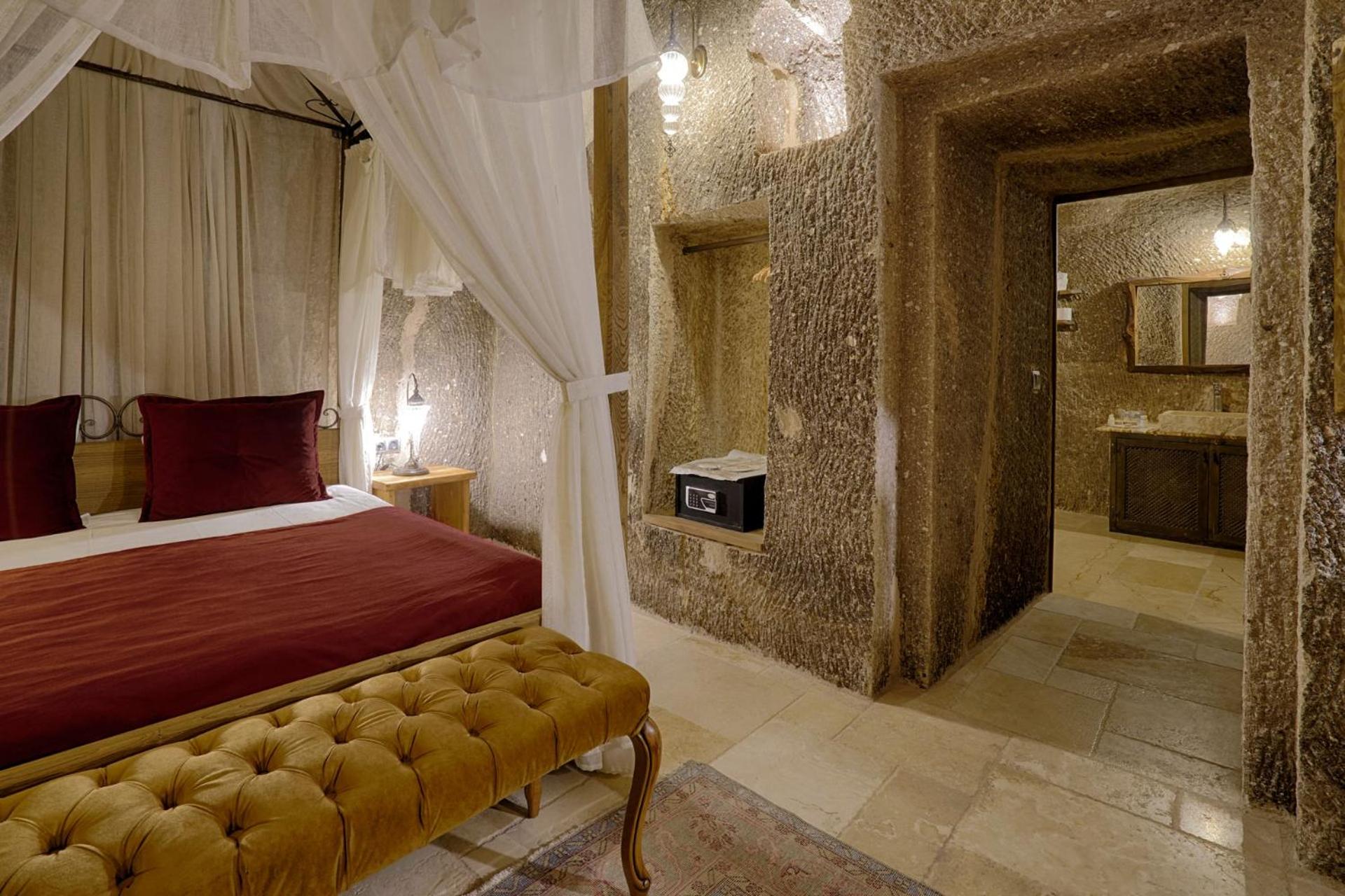 Hera Cave Suites - Image 151
