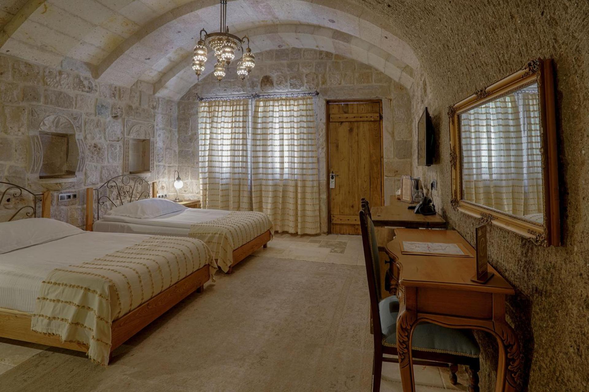 Hera Cave Suites - Image 157