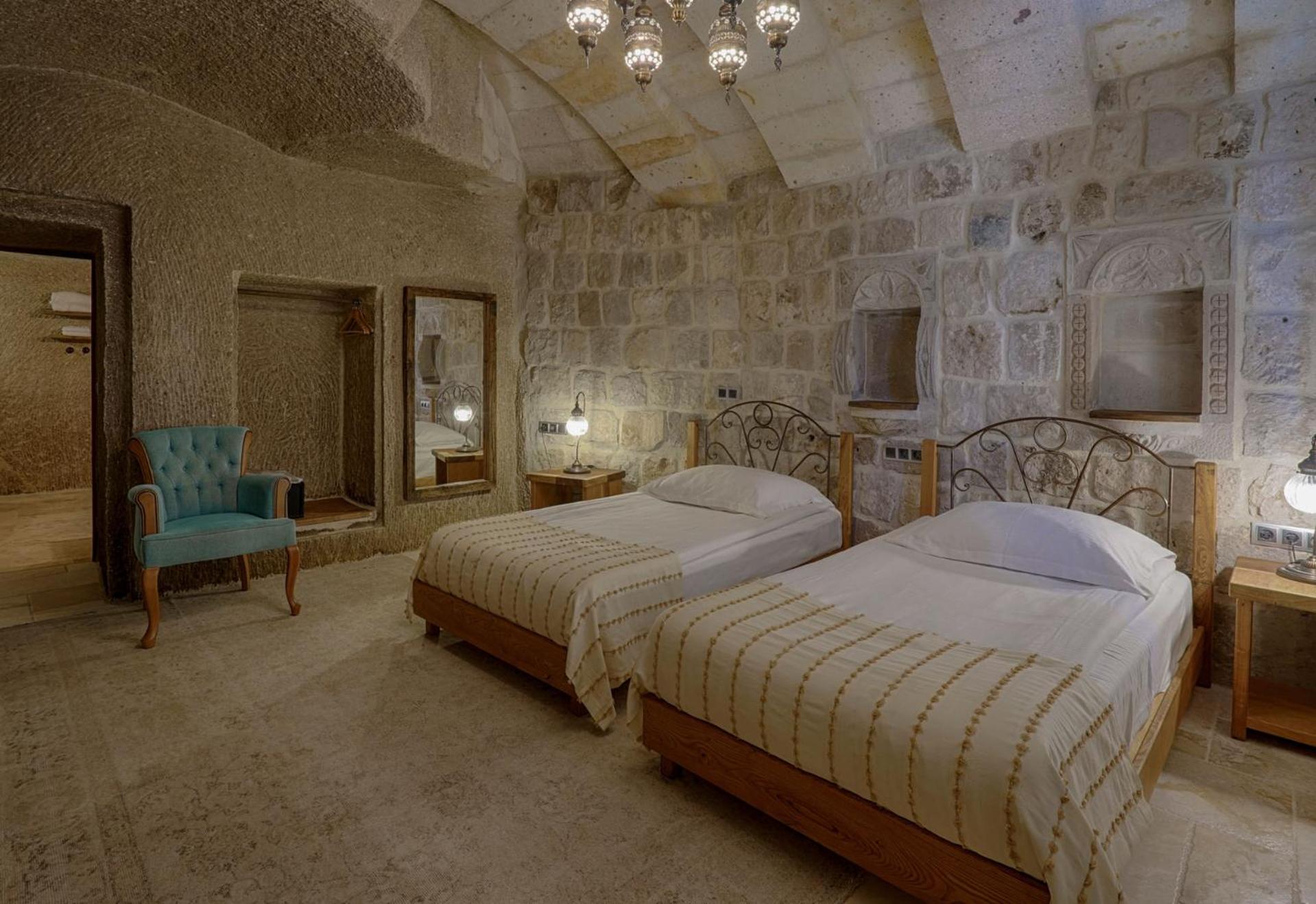 Hera Cave Suites - Image 158