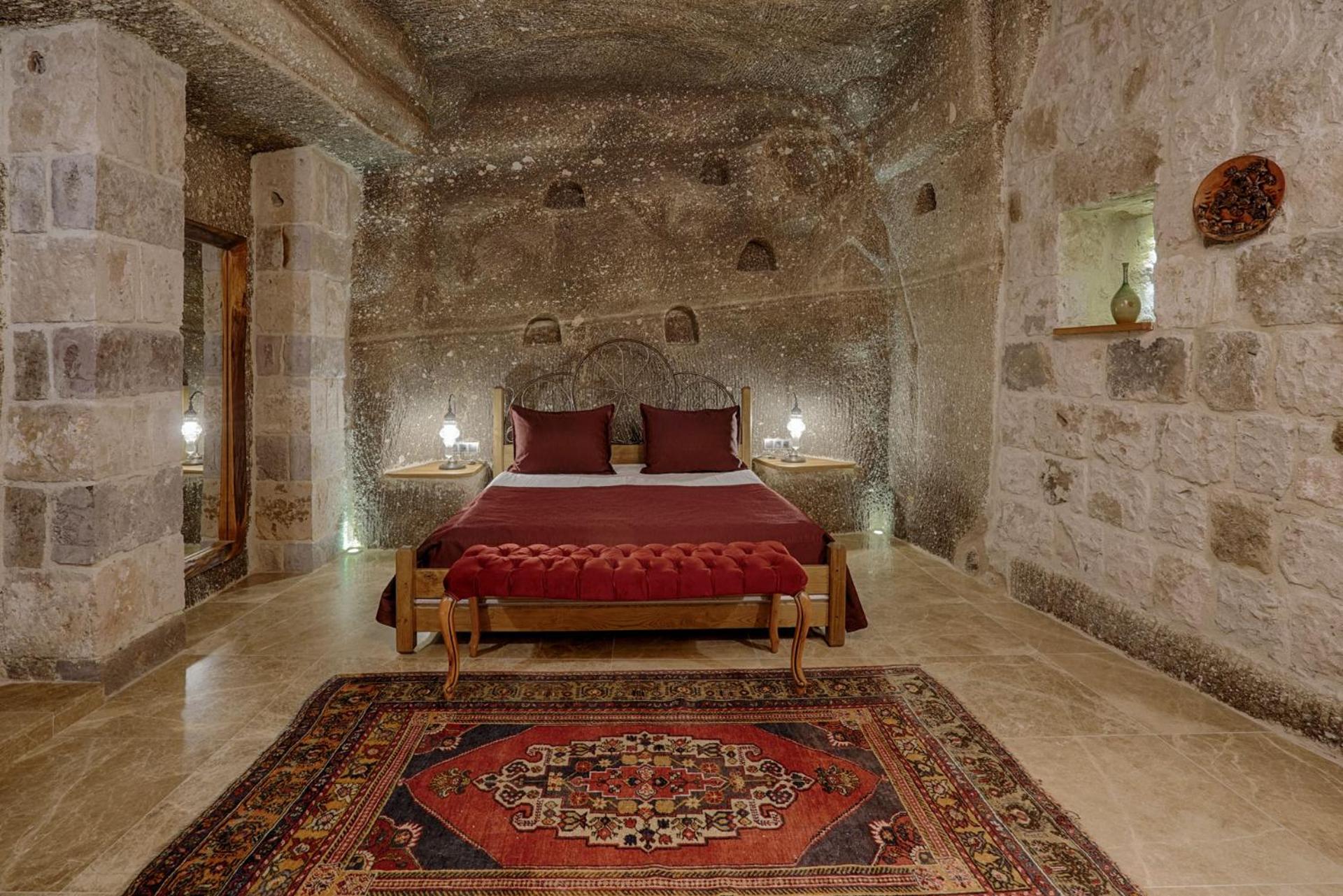 Hera Cave Suites - Image 162