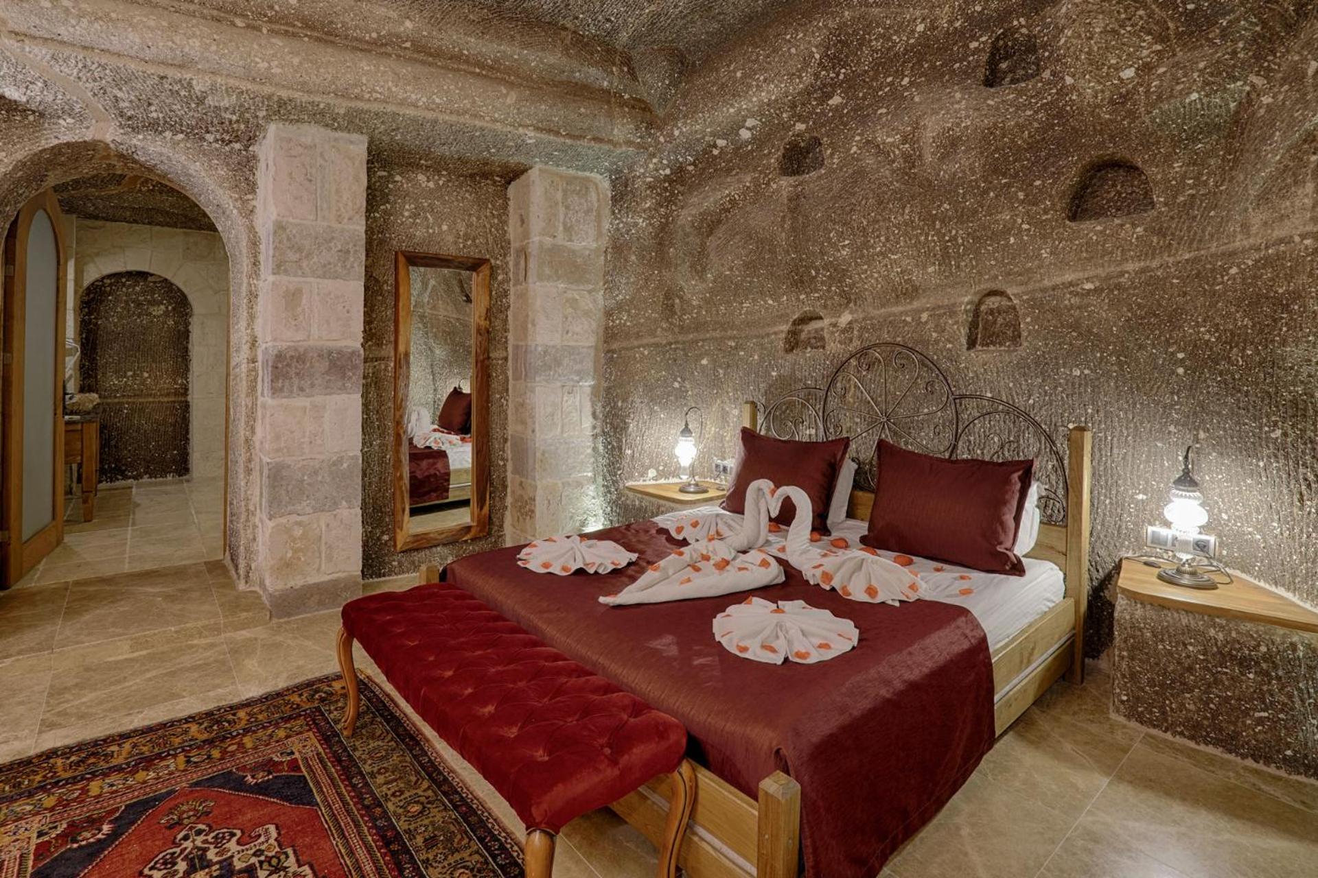 Hera Cave Suites - Image 273