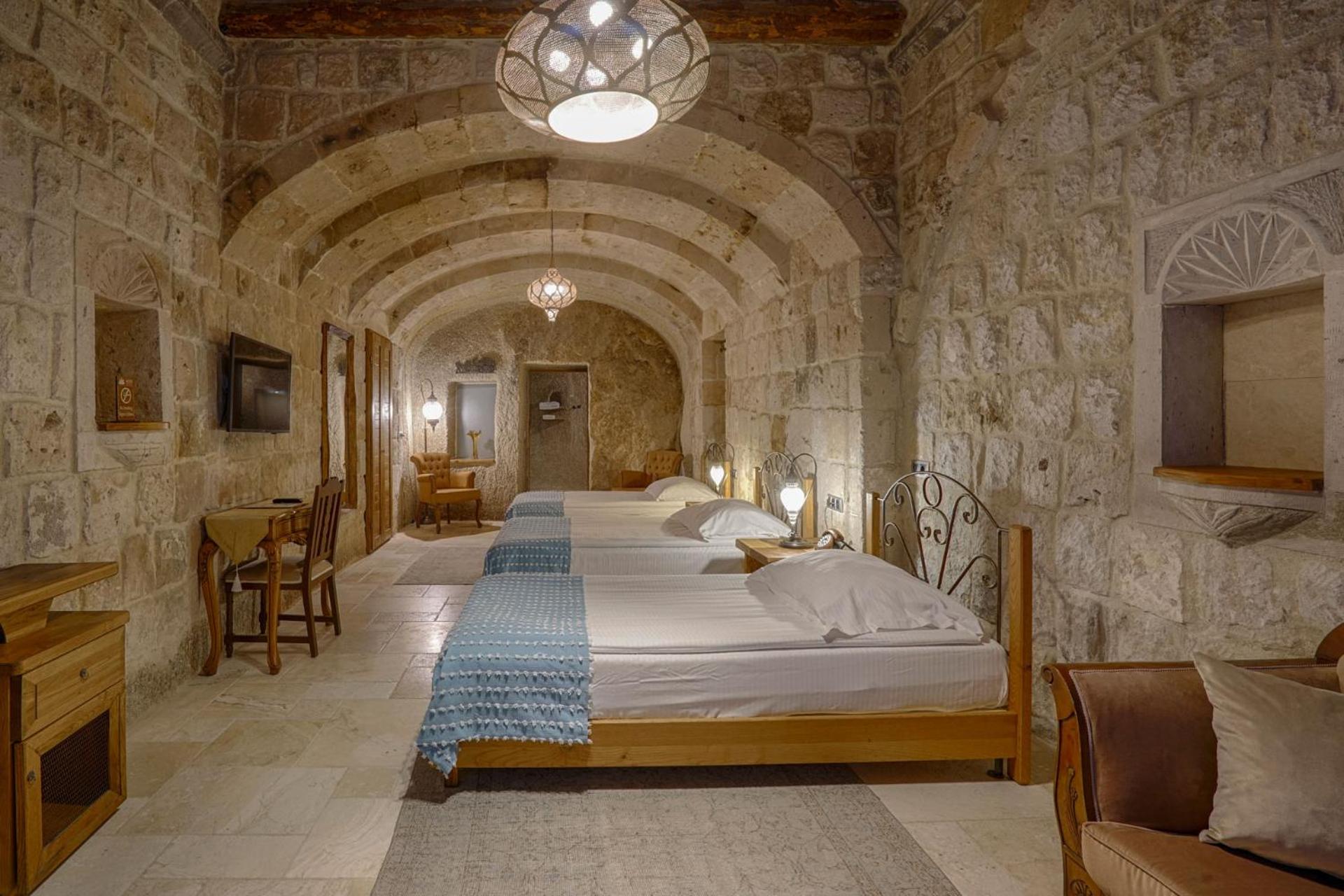 Hera Cave Suites - Image 13