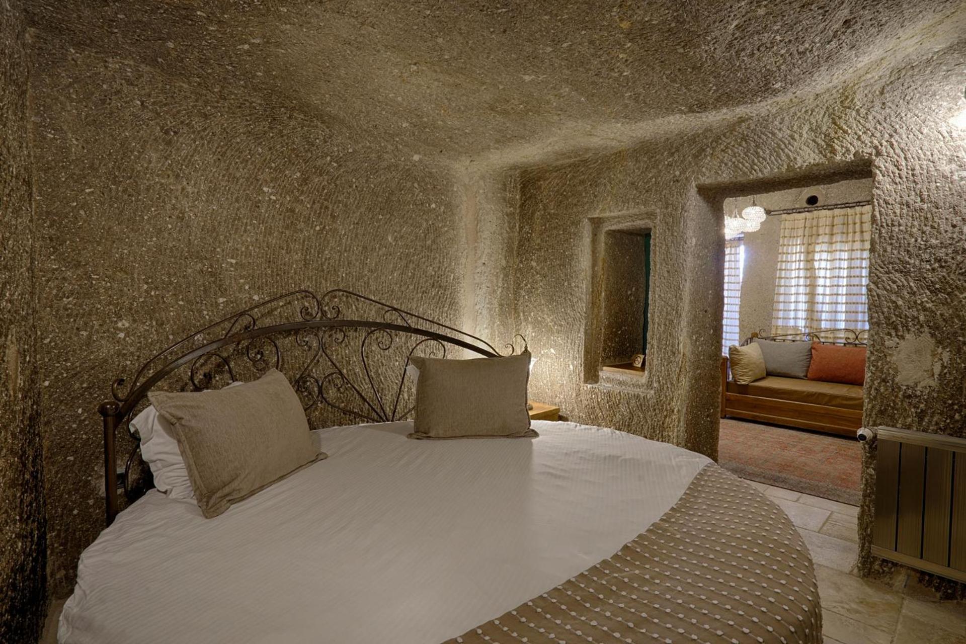 Hera Cave Suites - Image 175