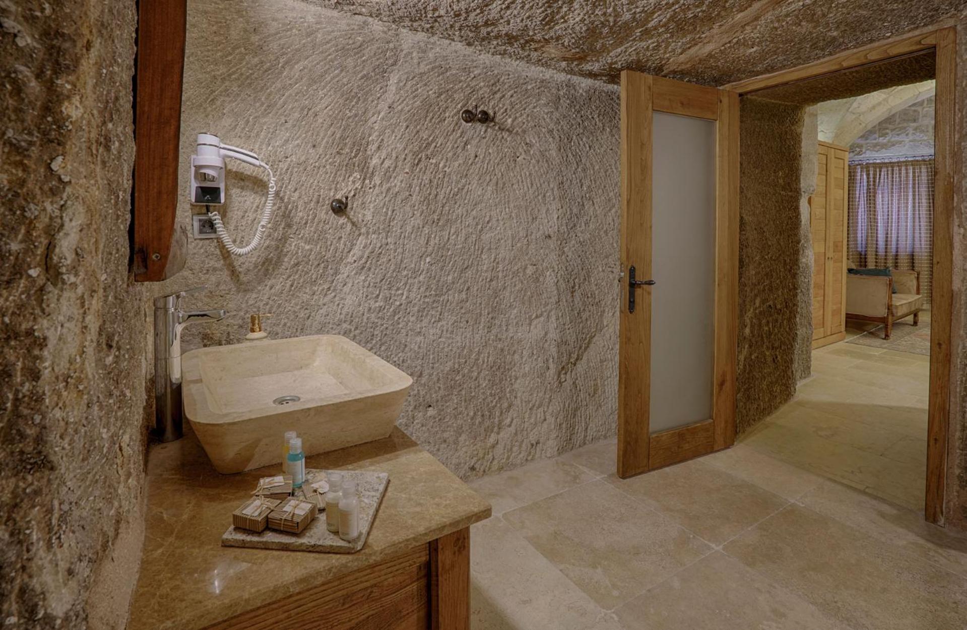 Hera Cave Suites - Image 253