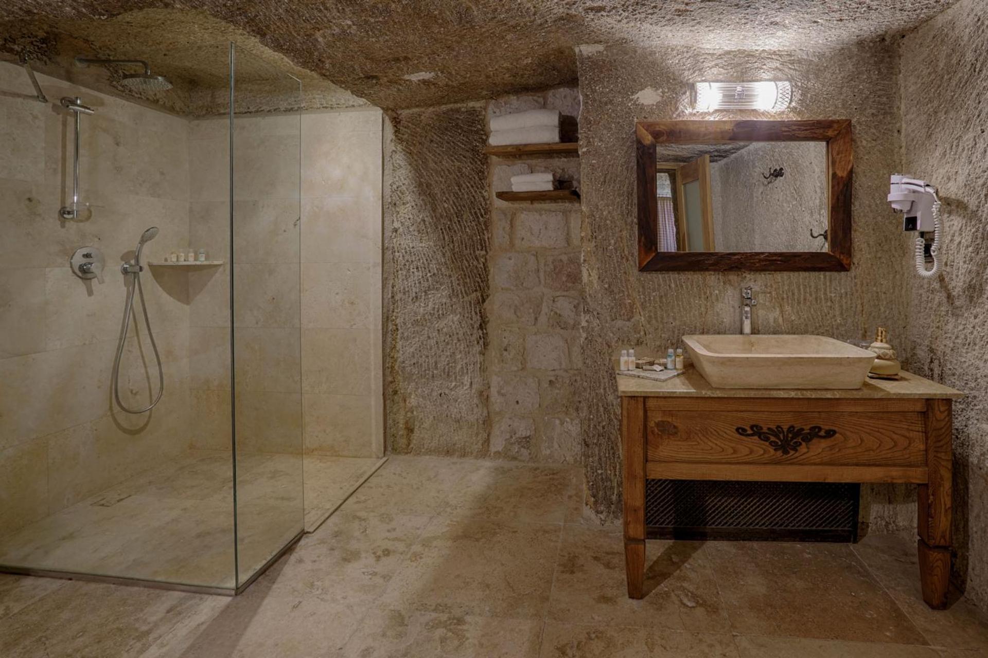 Hera Cave Suites - Image 108