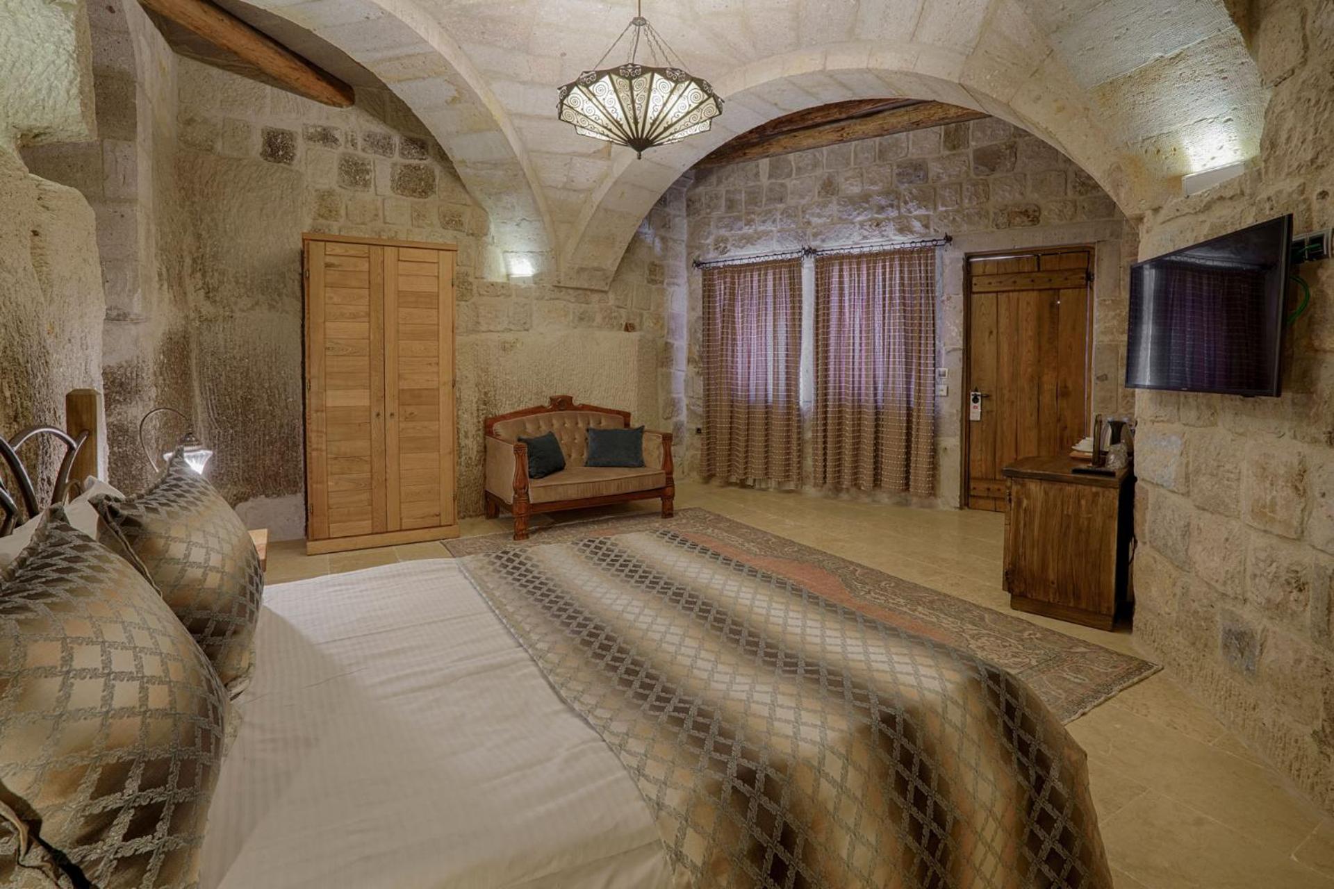 Hera Cave Suites - Image 110