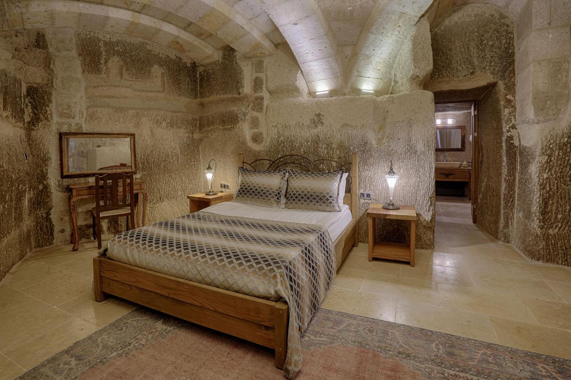 Hera Cave Suites - Image 111