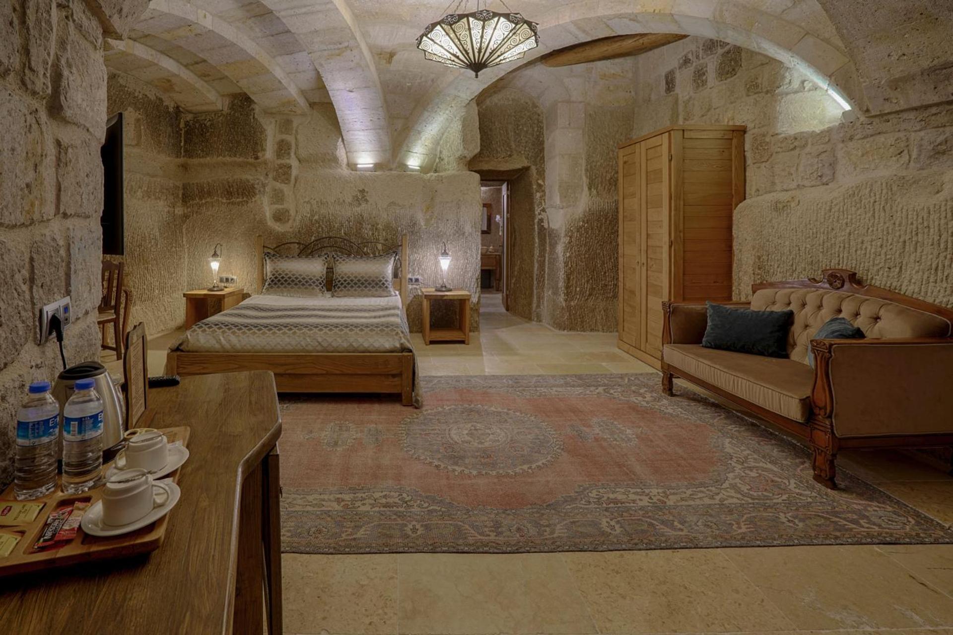 Hera Cave Suites - Image 112
