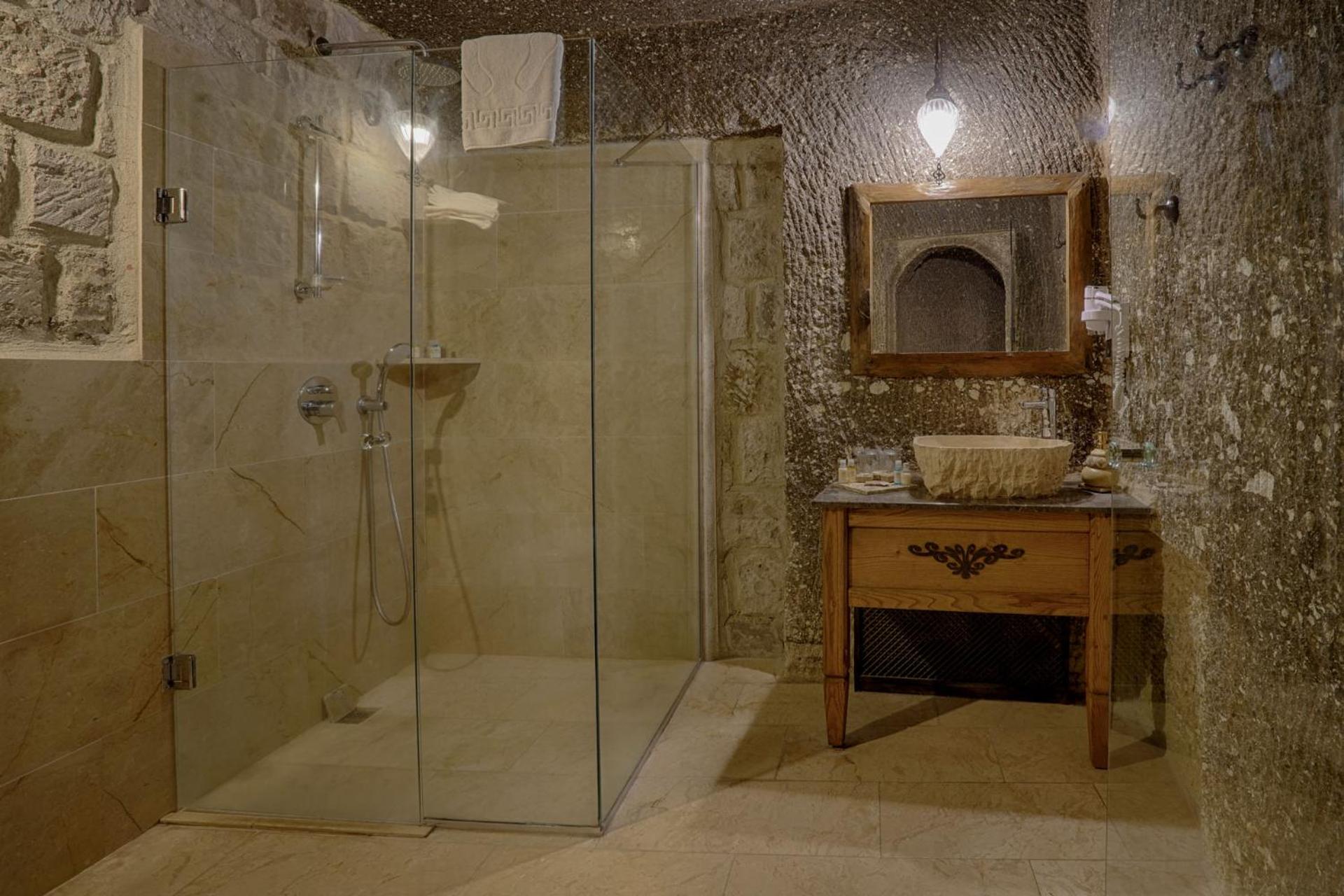 Hera Cave Suites - Image 252