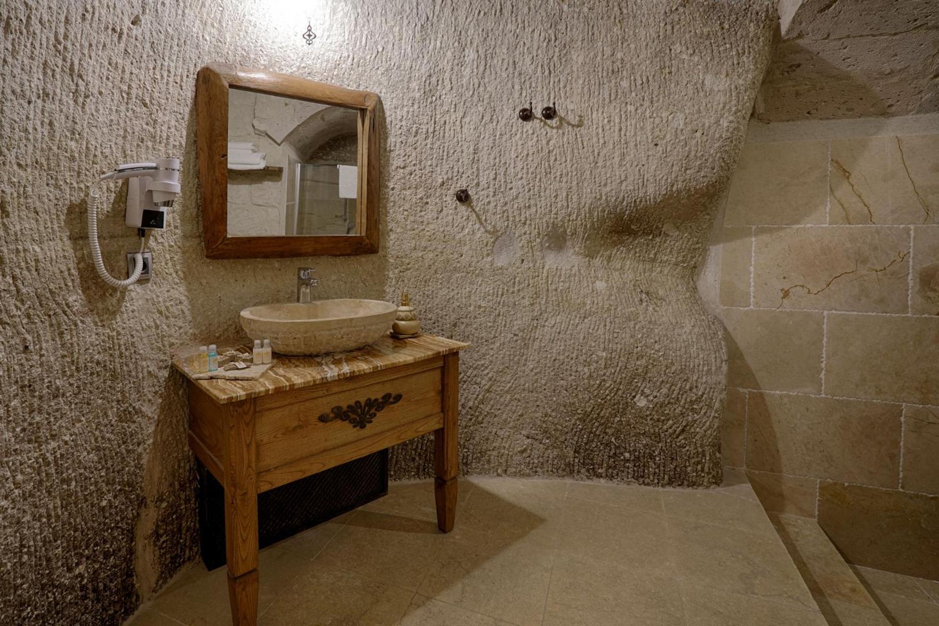 Hera Cave Suites - Image 242