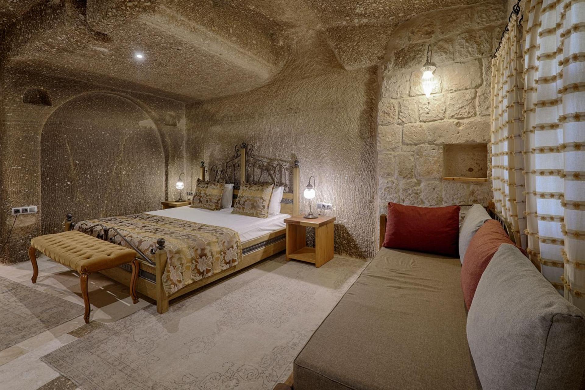 Hera Cave Suites - Image 237