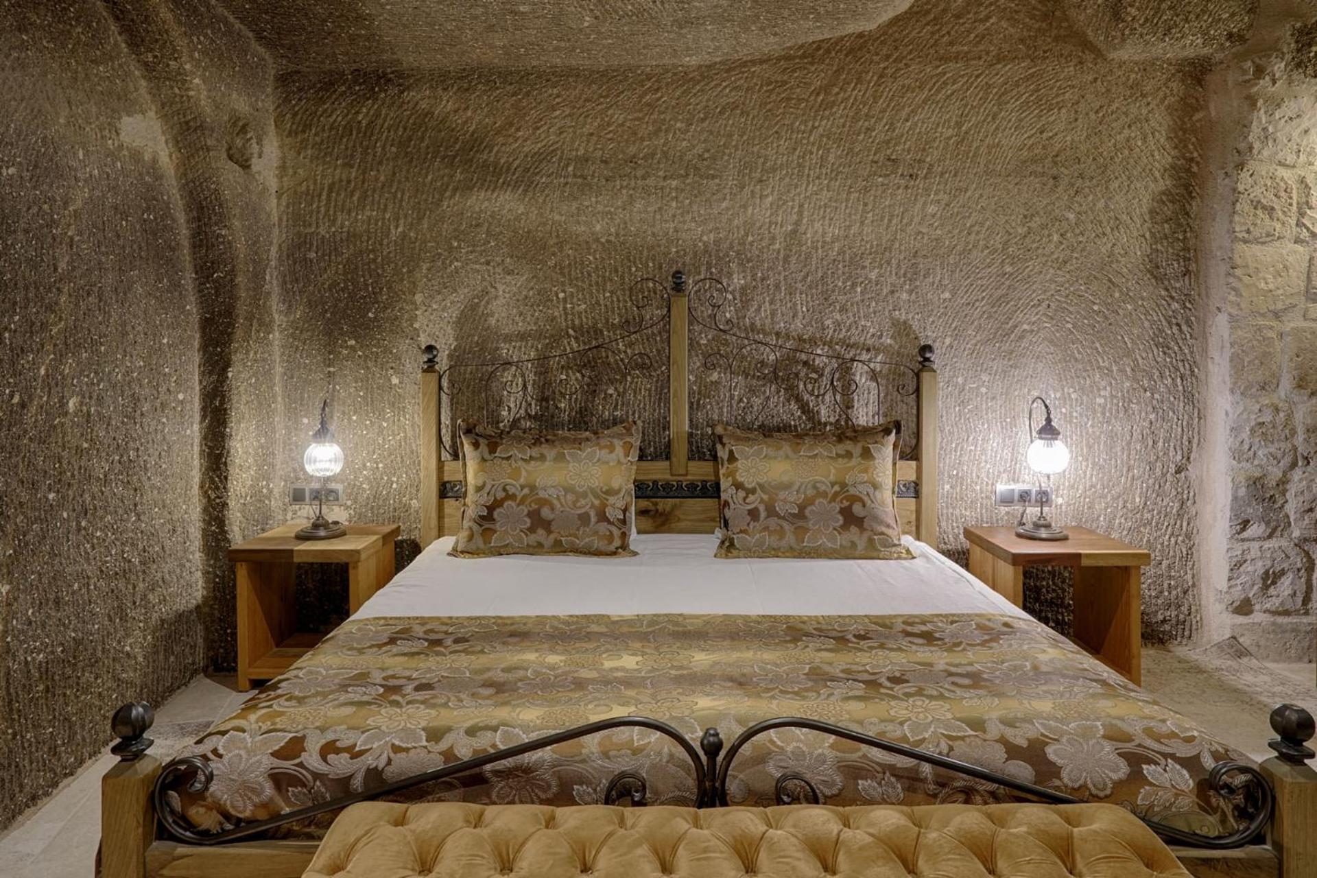 Hera Cave Suites - Image 239