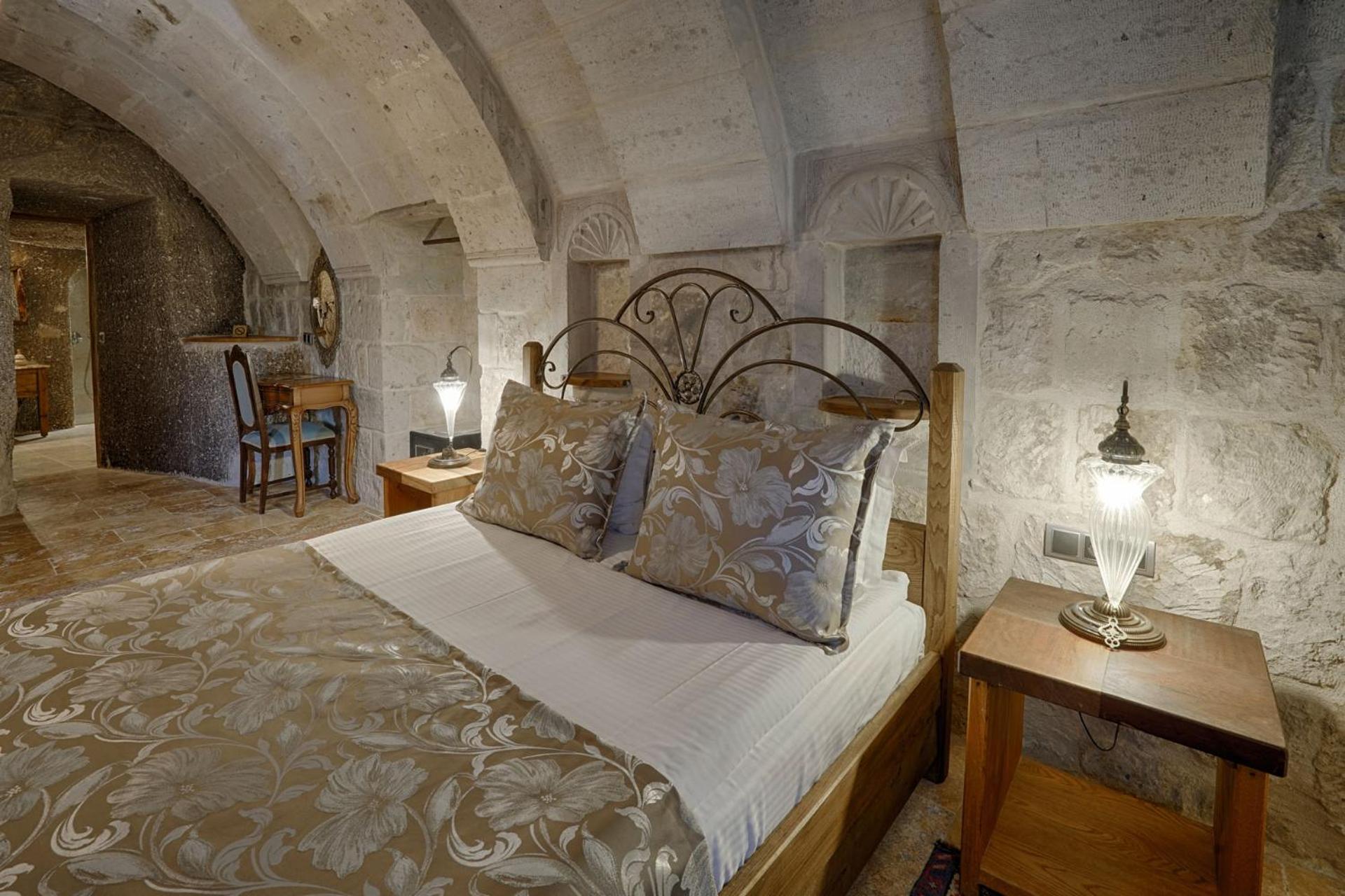 Hera Cave Suites - Image 231