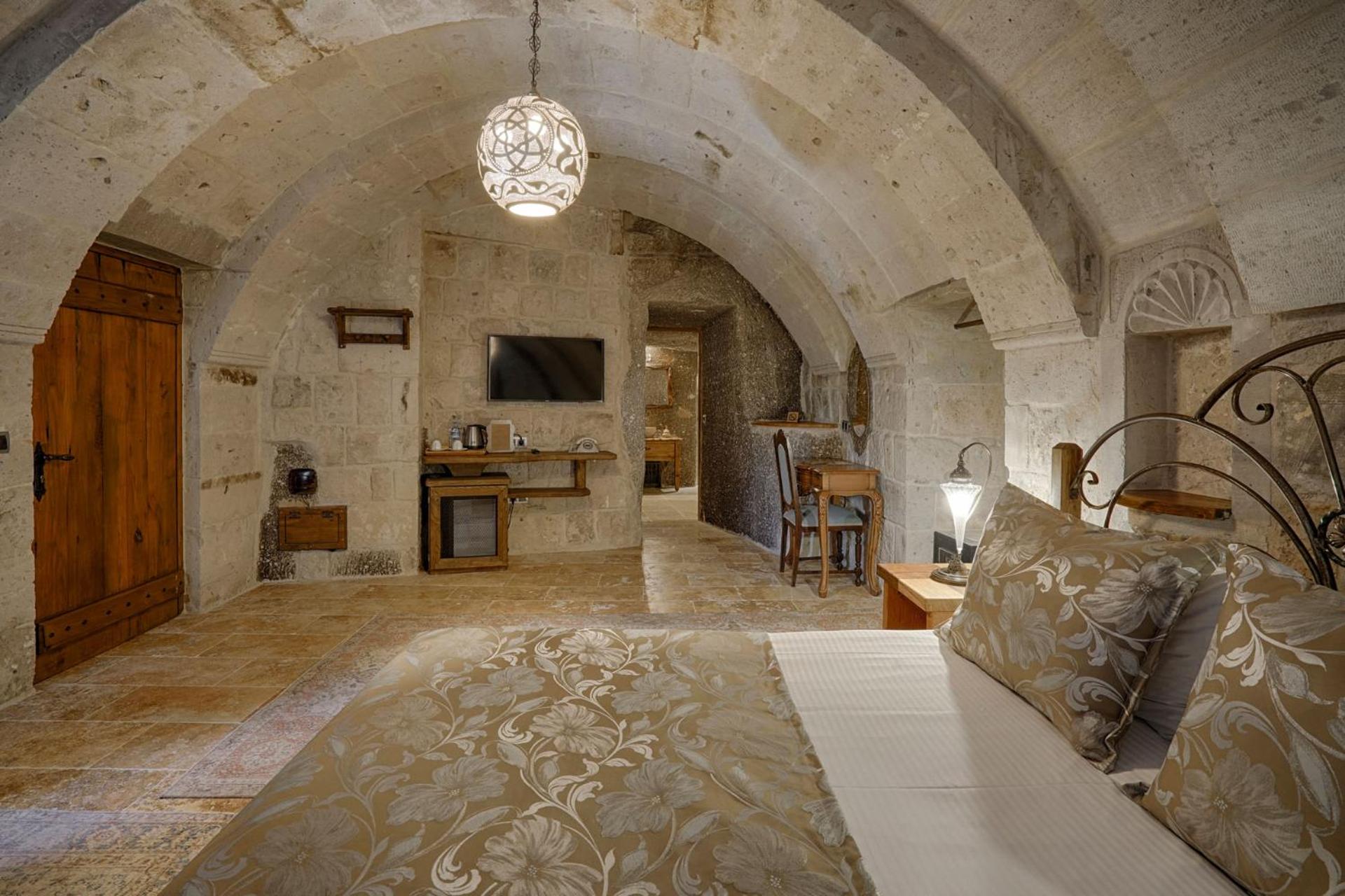 Hera Cave Suites - Image 232