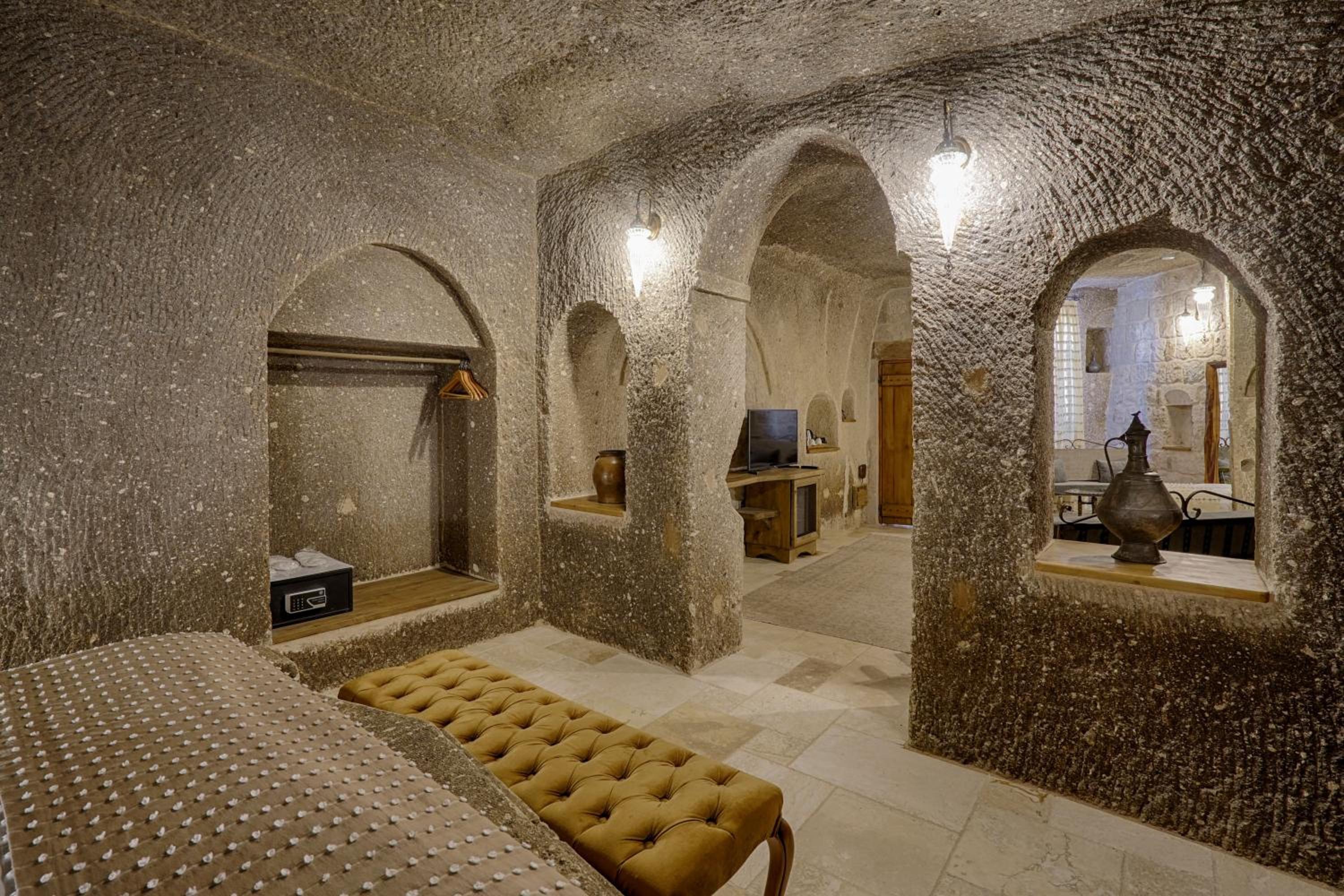 Hera Cave Suites - Image 72