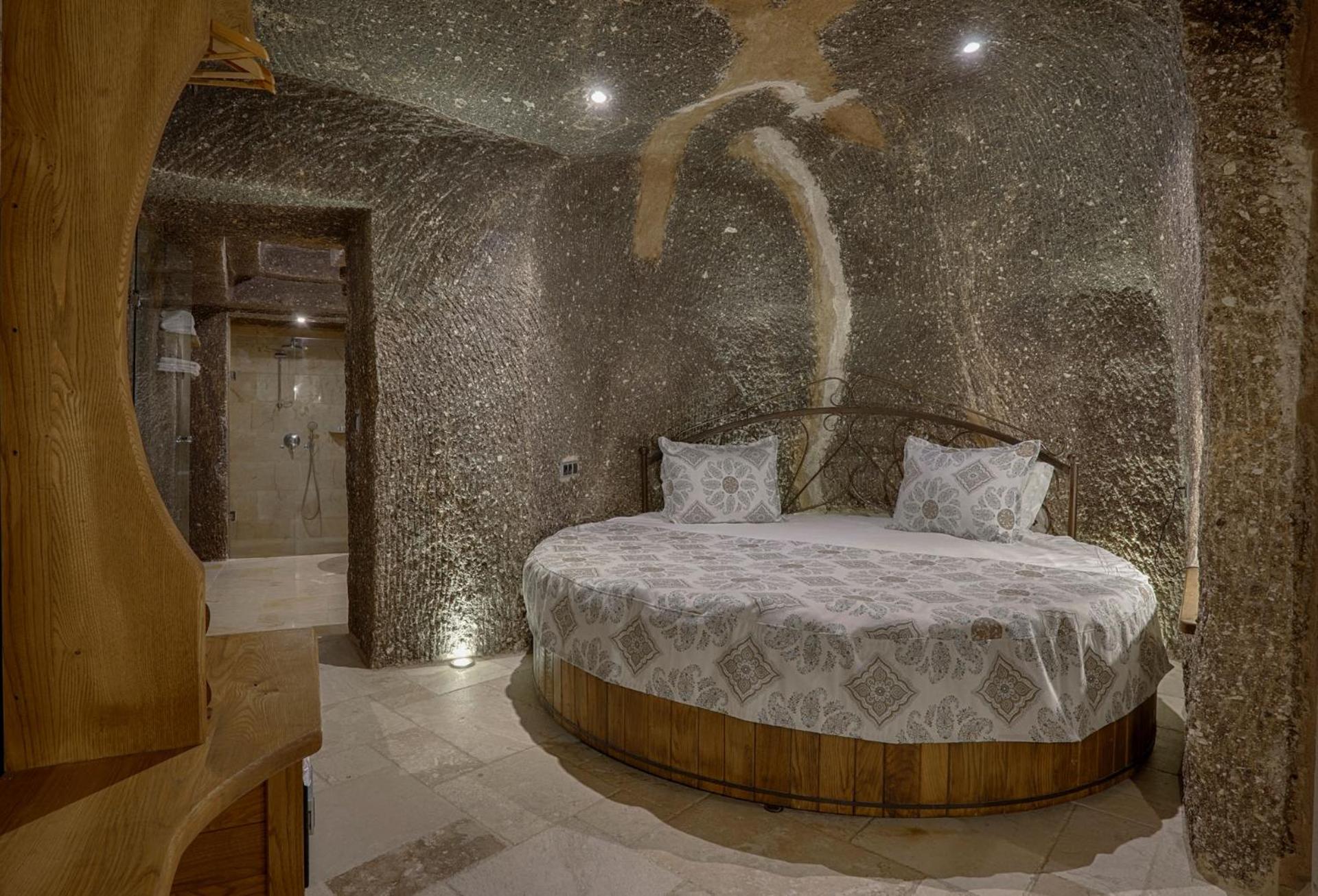 Hera Cave Suites - Image 221