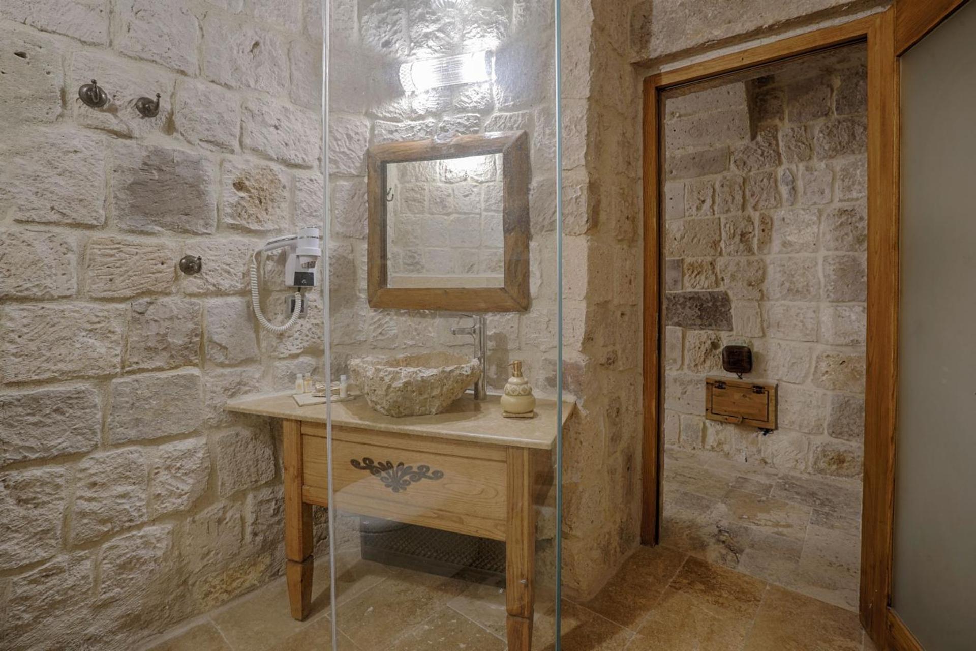 Hera Cave Suites - Image 32
