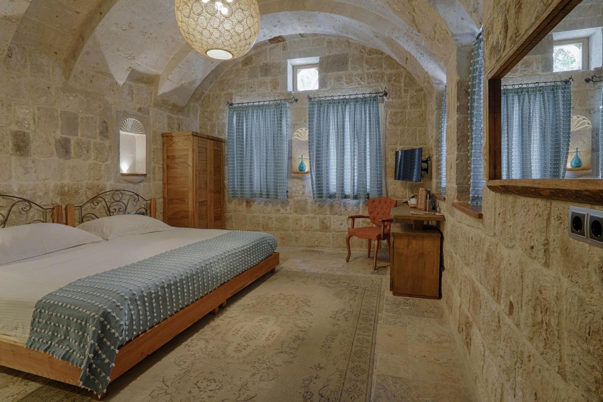 Hera Cave Suites - Image 35