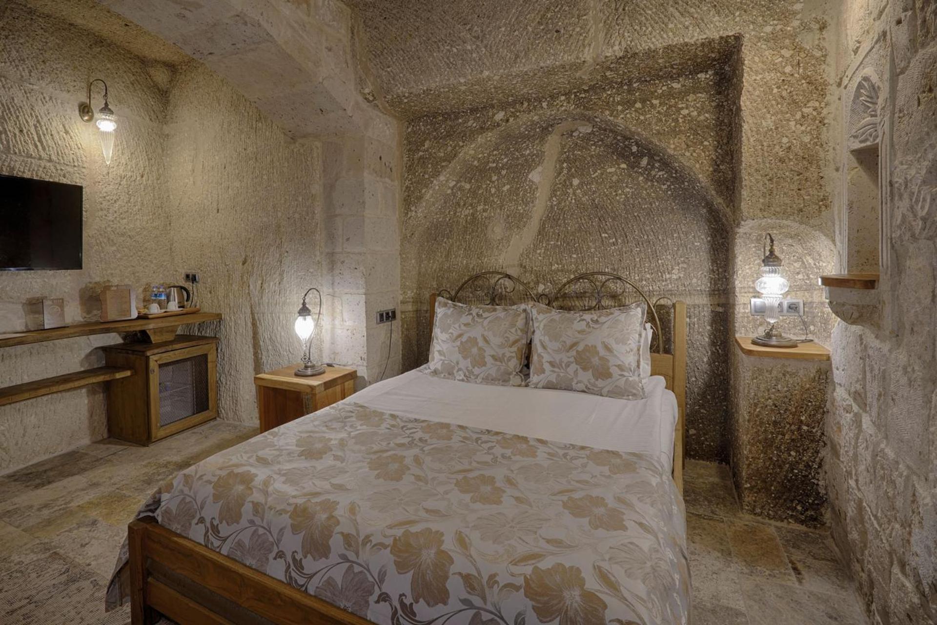 Hera Cave Suites - Image 23