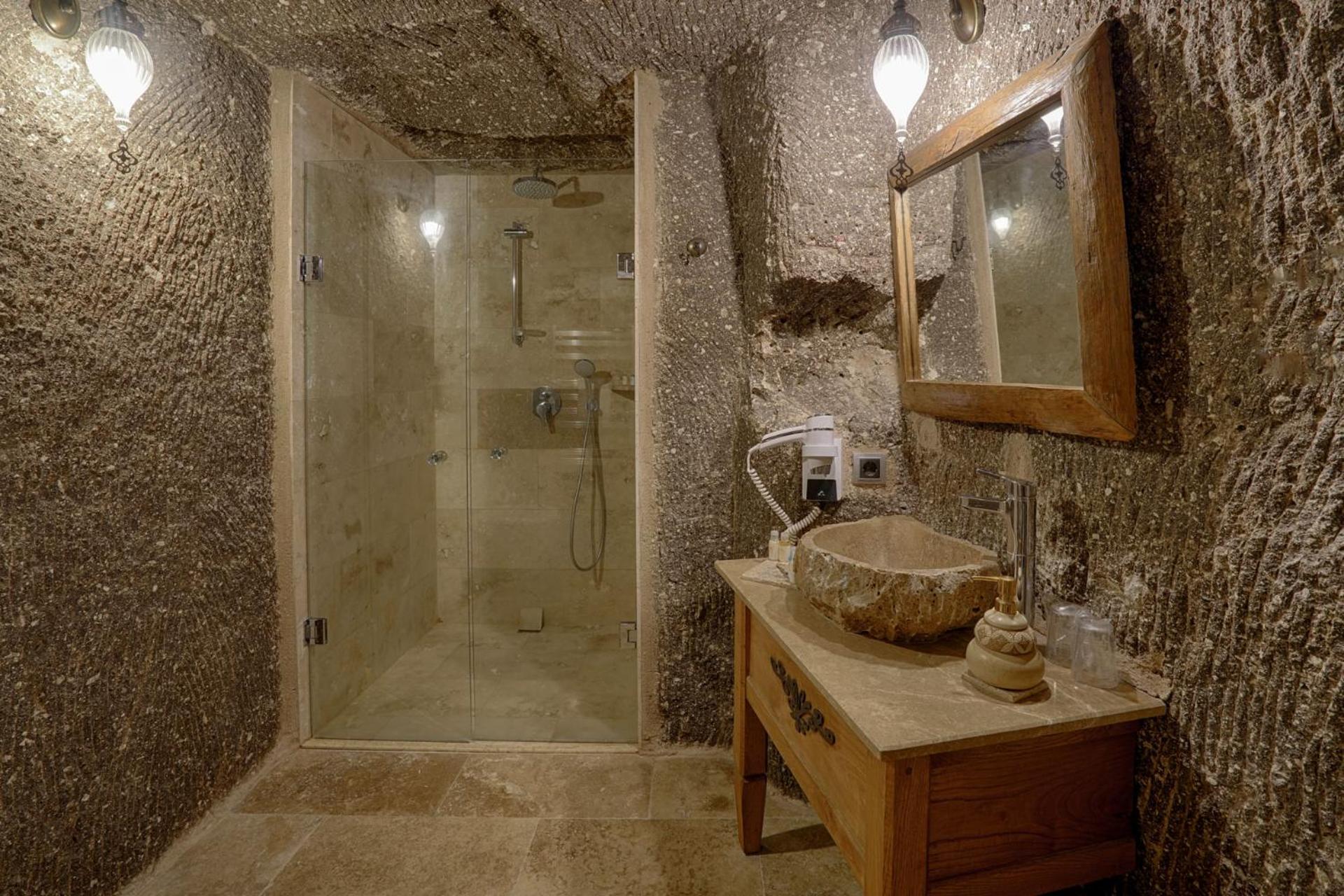 Hera Cave Suites - Image 16