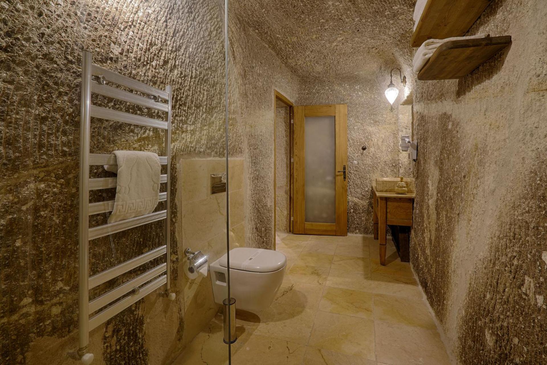 Hera Cave Suites - Image 8