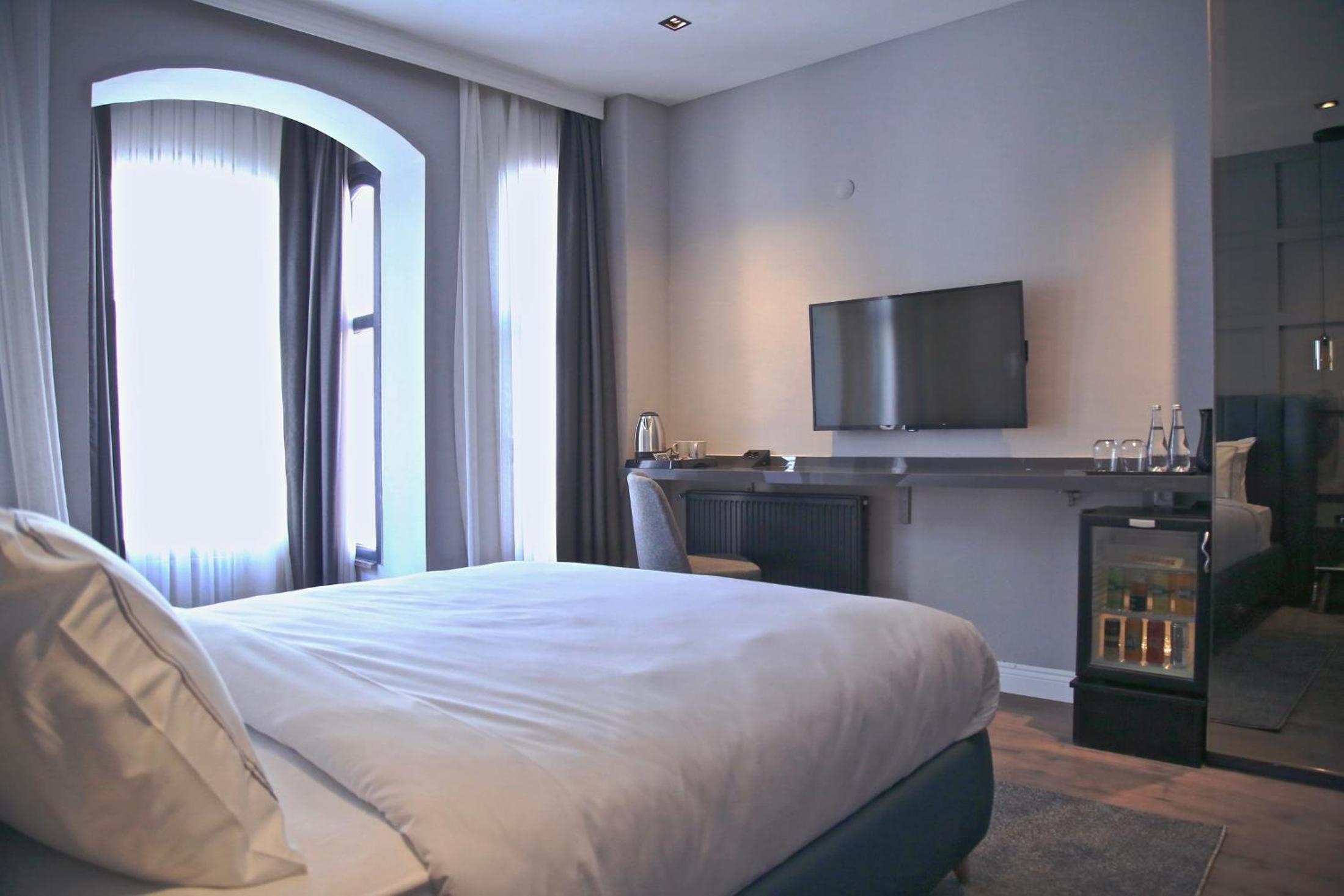 HOTEL BRONTE - Image 64