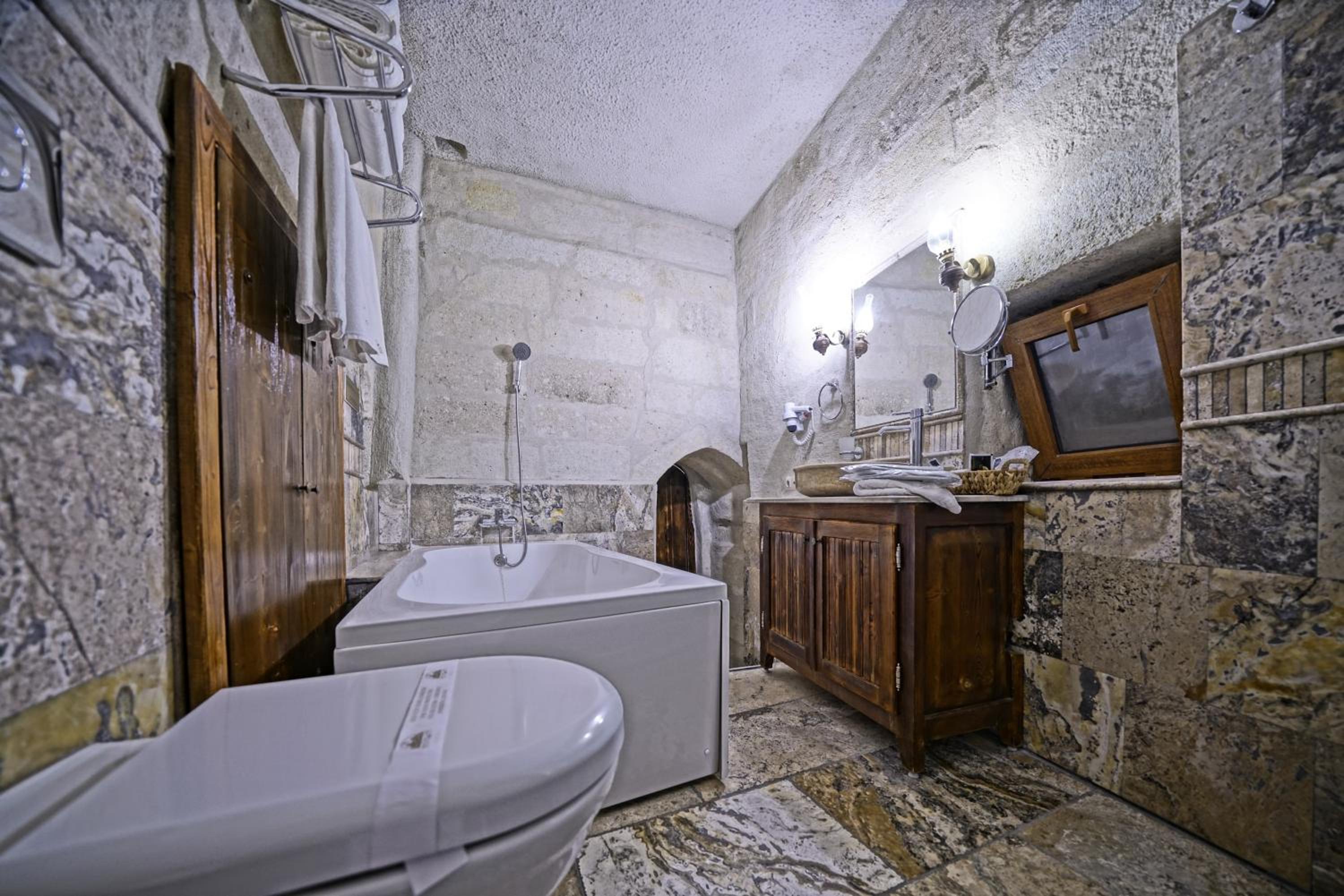 Maccan Cave Hotel - Image 78