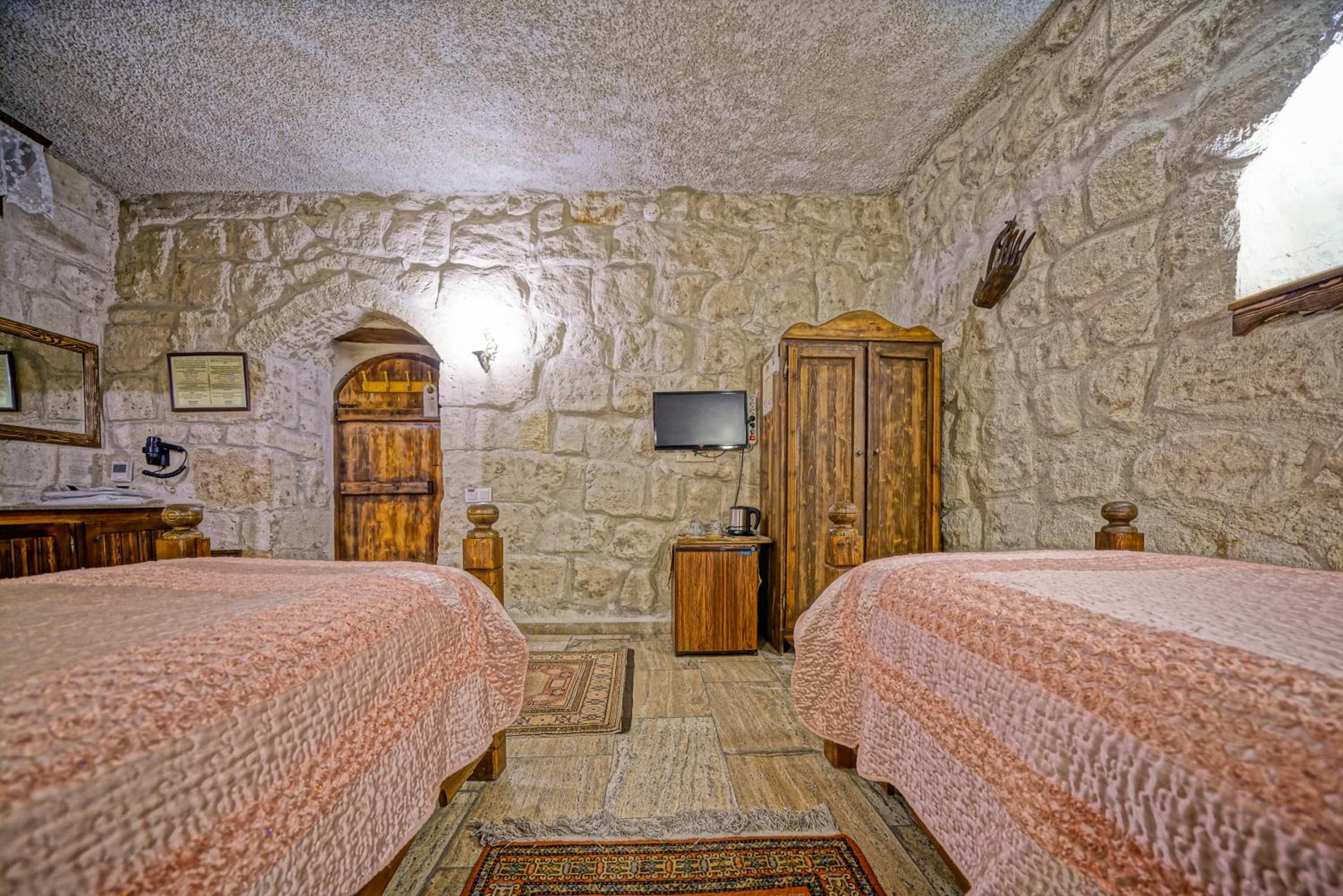 Maccan Cave Hotel - Image 92