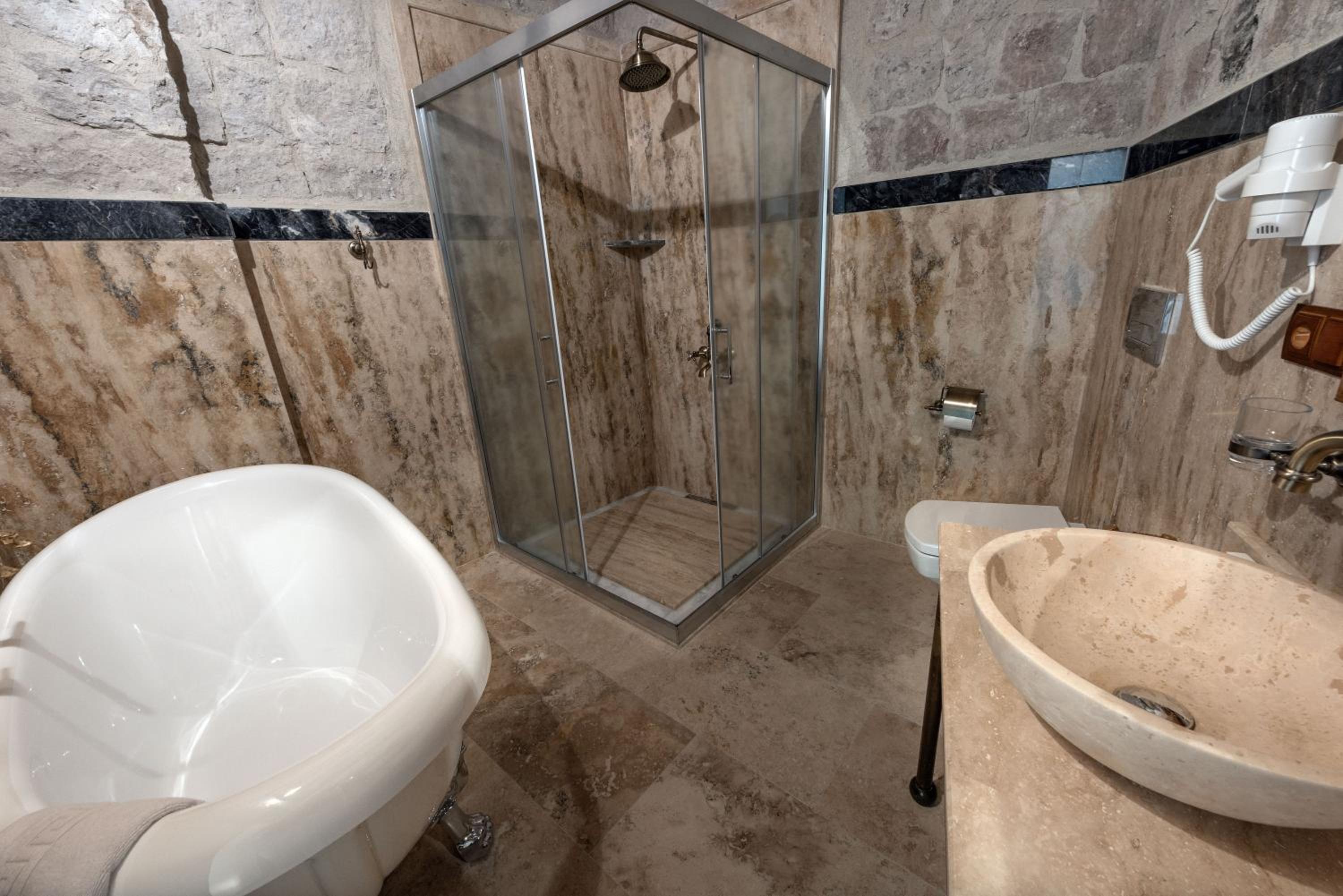 Sarnich Cave Suites - Image 7
