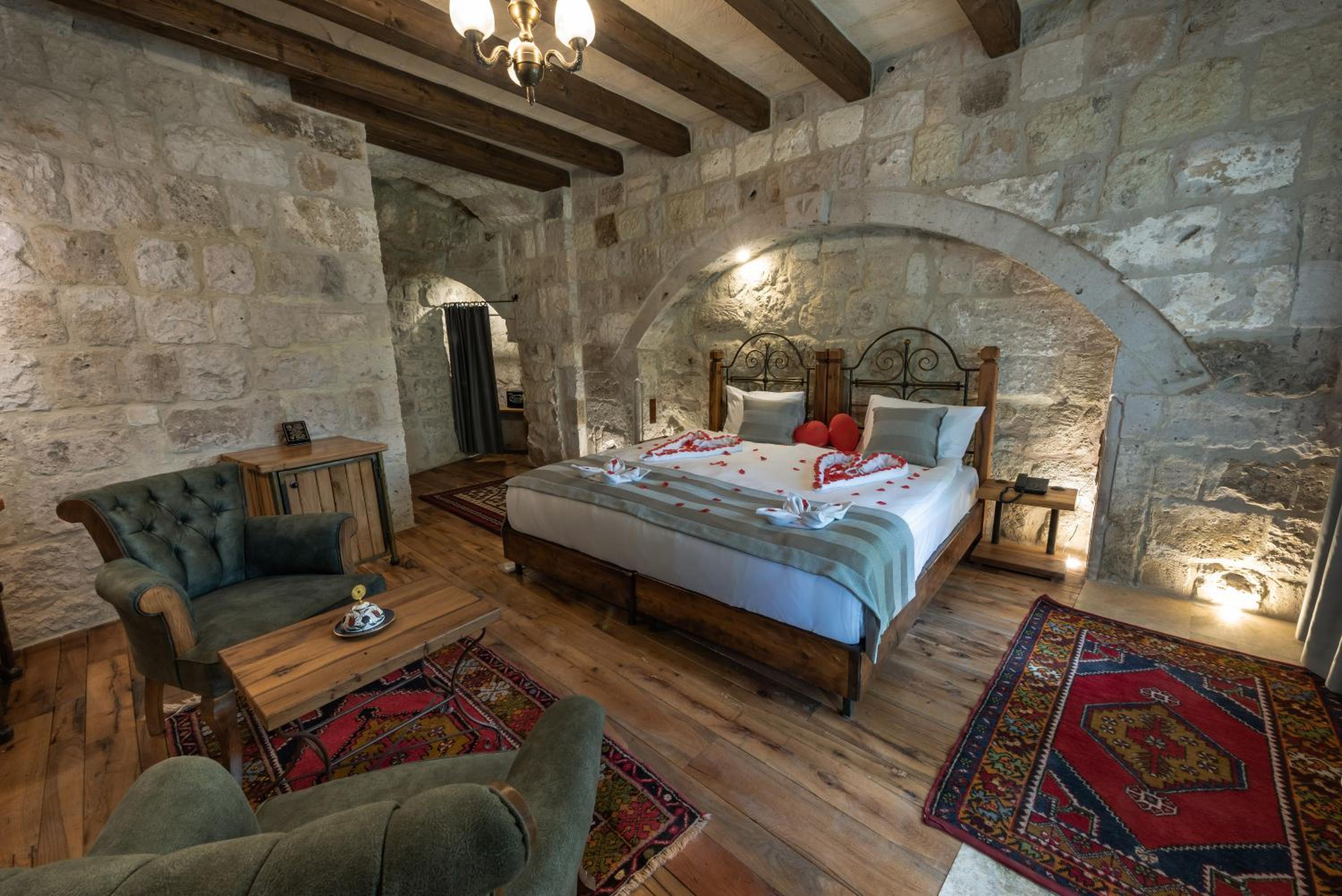 Sarnich Cave Suites - Image 9