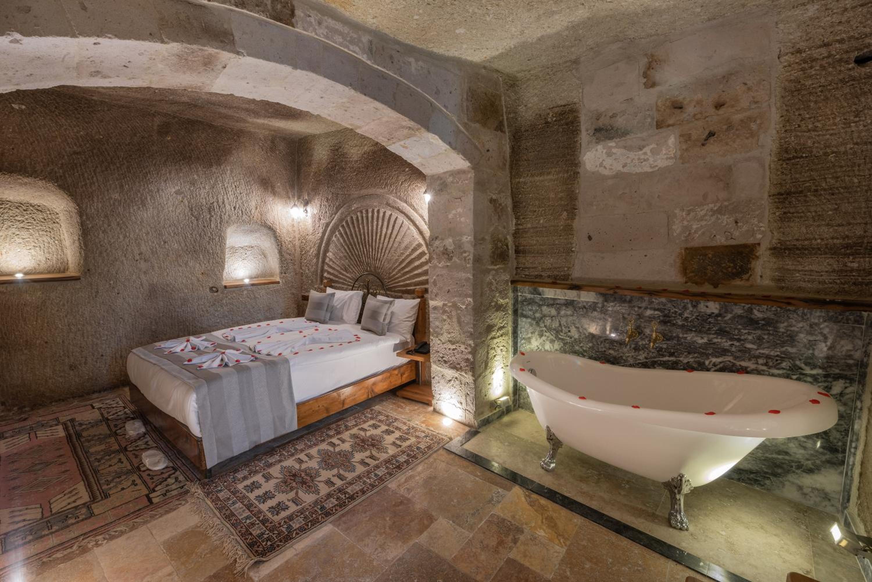 Sarnich Cave Suites - Image 60